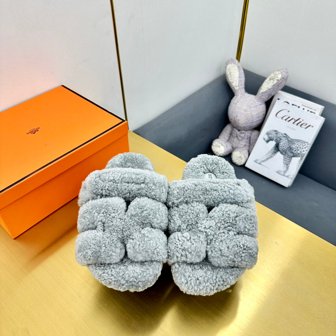 CHYPRE SANDAL IN CLOUD GRAY SHEARLING、mysite、Cacoeks