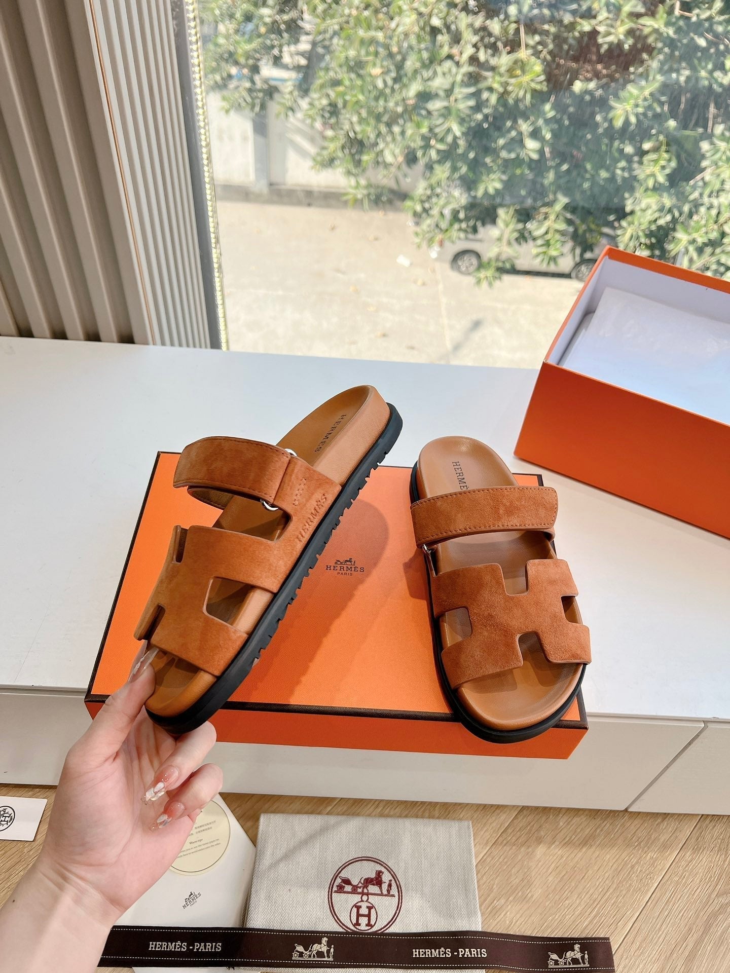 CHYPRE SANDAL IN VIVID ORANGE SUEDE、mysite、Cacoeks