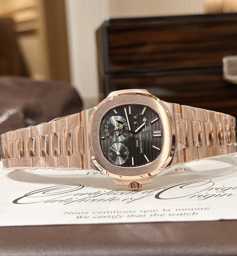 Đồng Hồ Patek Philippe Nautilus 5712R Chế Tác Bọc Vàng Hồng GRF 40mm (1)