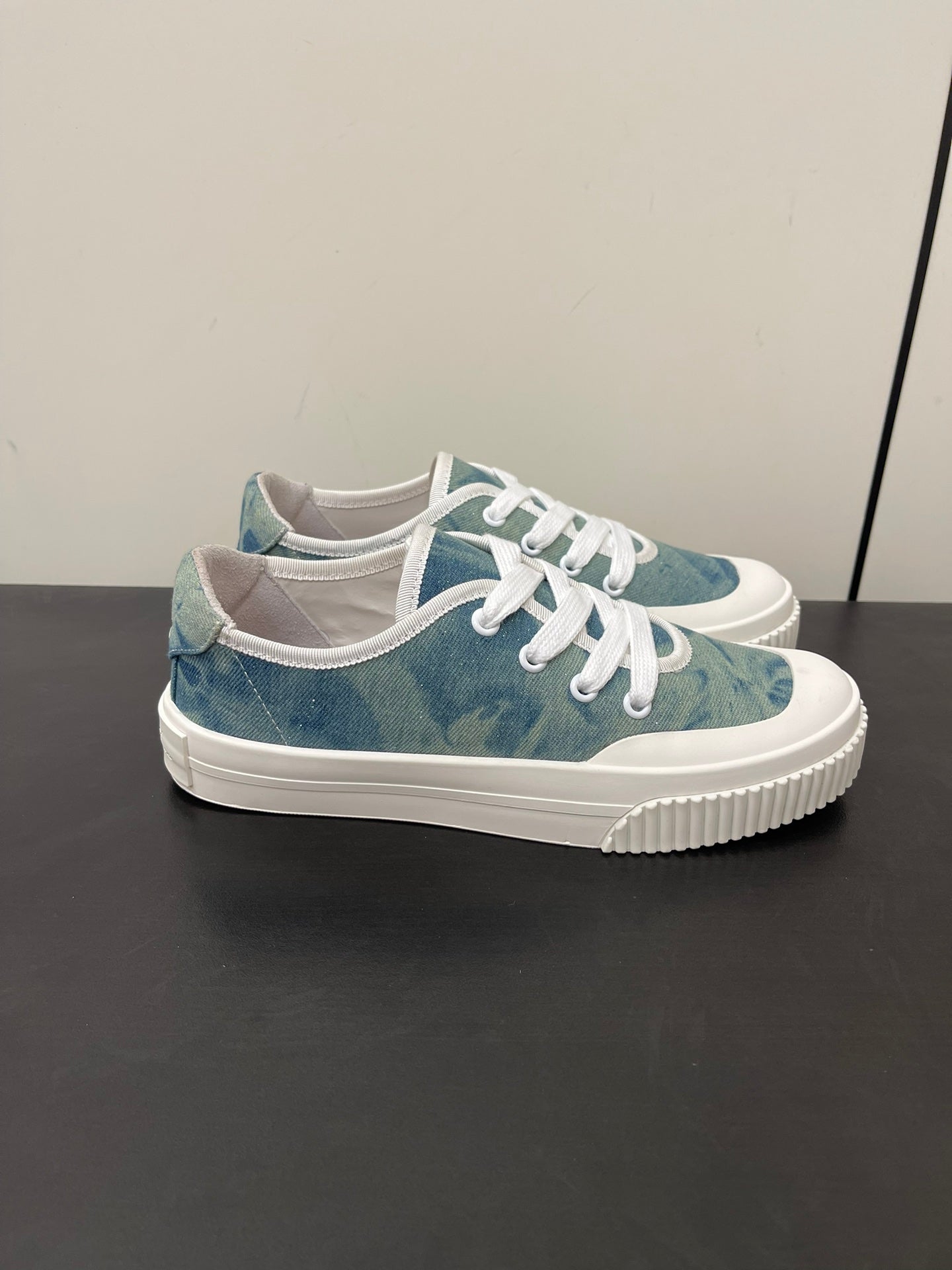 LP CLASSIC BISCUIT SNEAKER SAPPHIRE CALFSKIN、mysite、Cacoeks