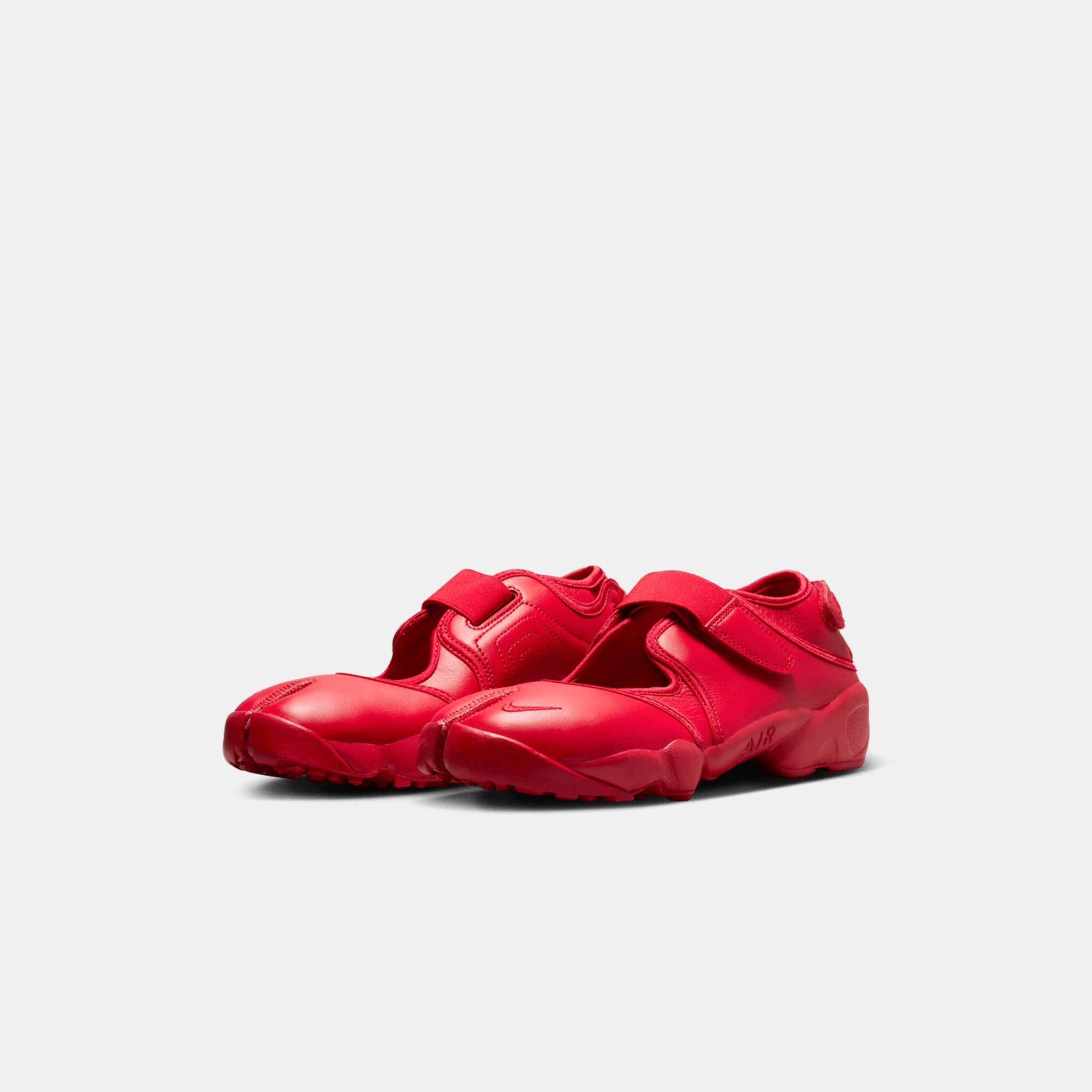 Air Rift Sneaker in Fire Red/Fire Red
