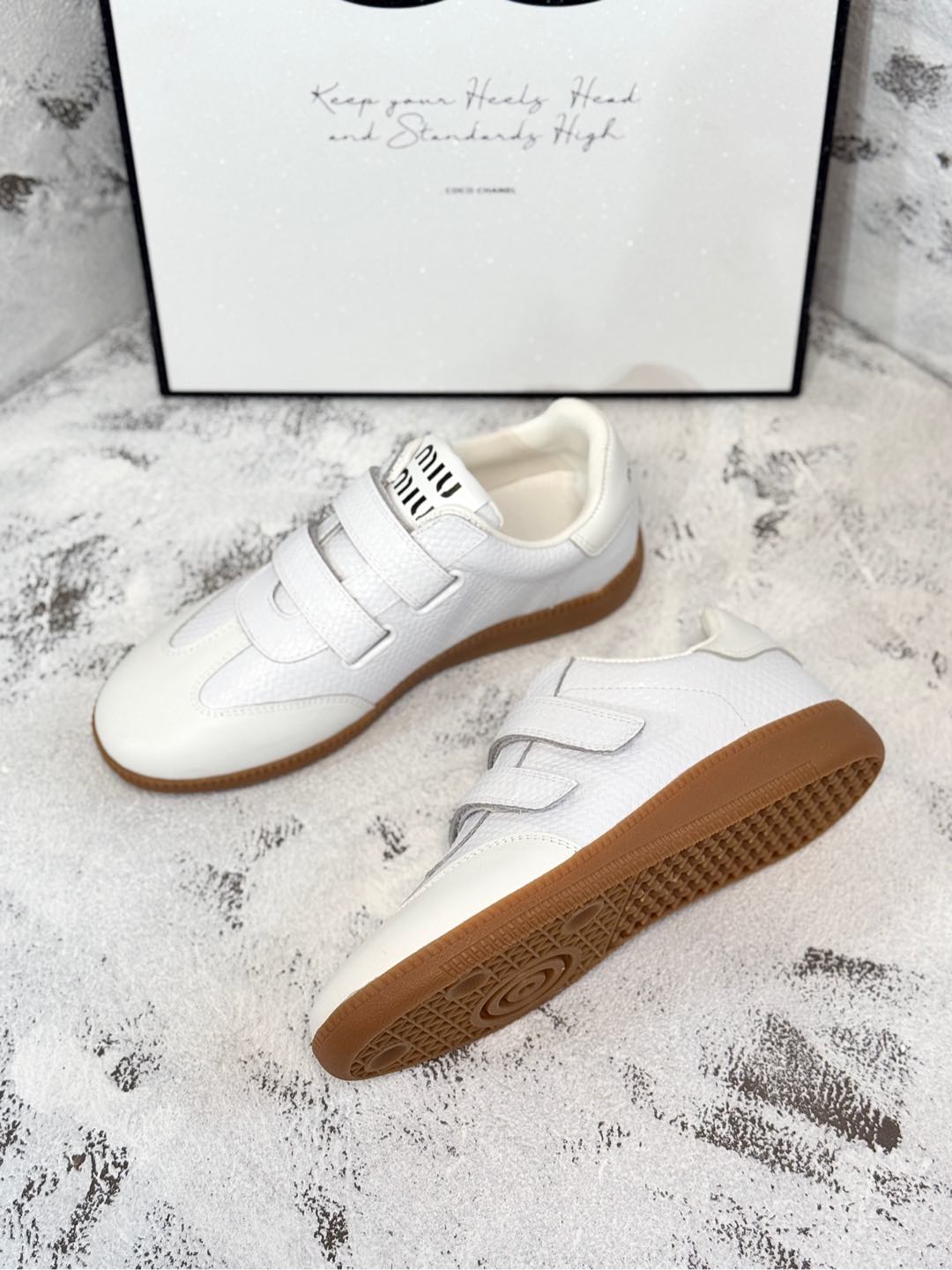 RETRO SNEAKERS WITH RIPTAPE STRAPS IN WHITE LAMBSKIN KNITTED PATTERN、mysite、Cacoeks