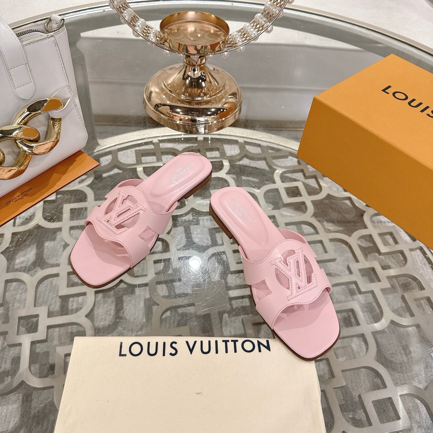 ISOLA FLAT SLIDE IN PASTEL PINK CALFSKIN、mysite、Cacoeks