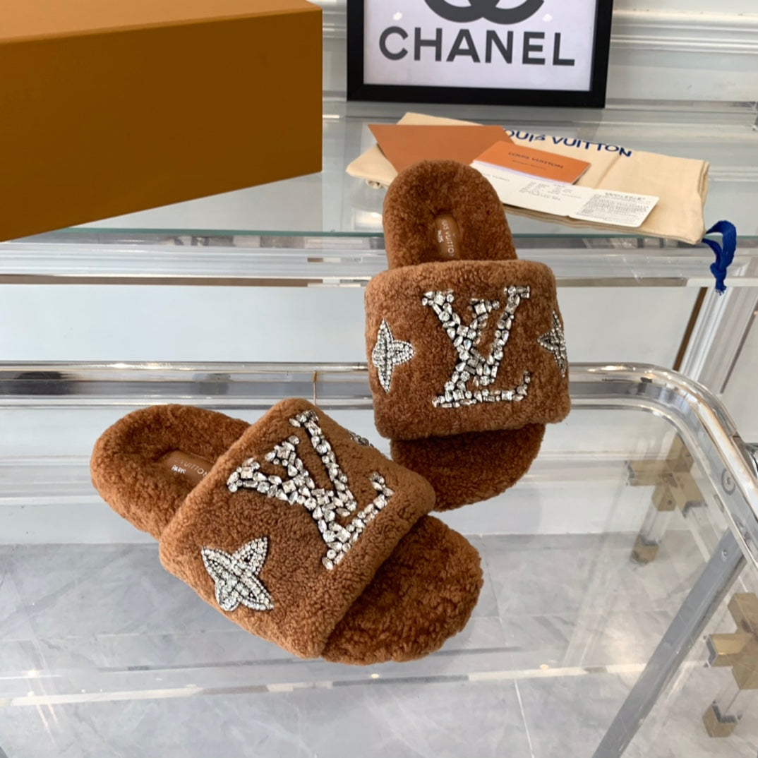 LV WOMEN'S PASEO FLAT SLIPPER IN CINNAMON BROWN FLEECE、mysite、Cacoeks