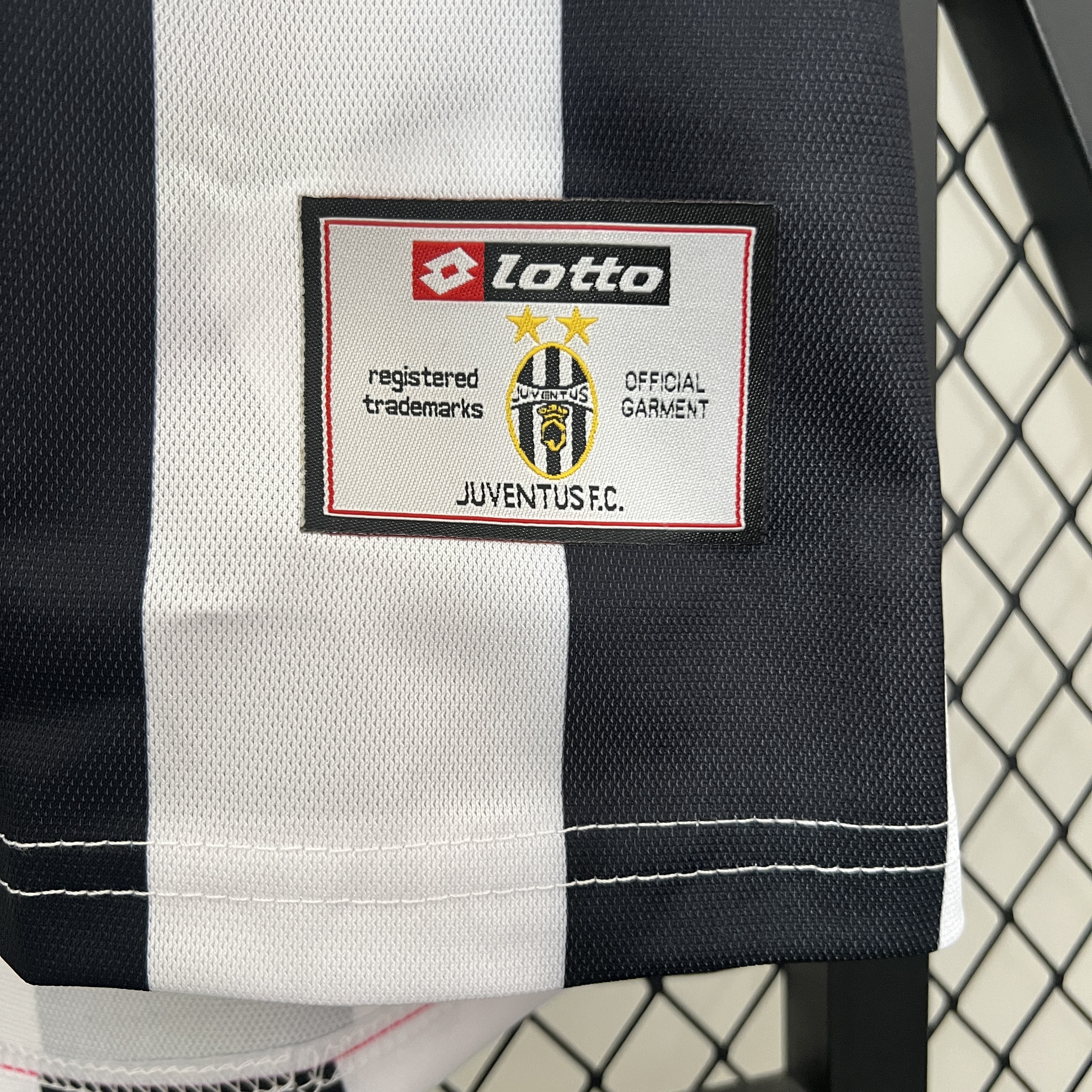 GlobeJersey-Retro Juventus 2001-02 Home Stadium Jersey