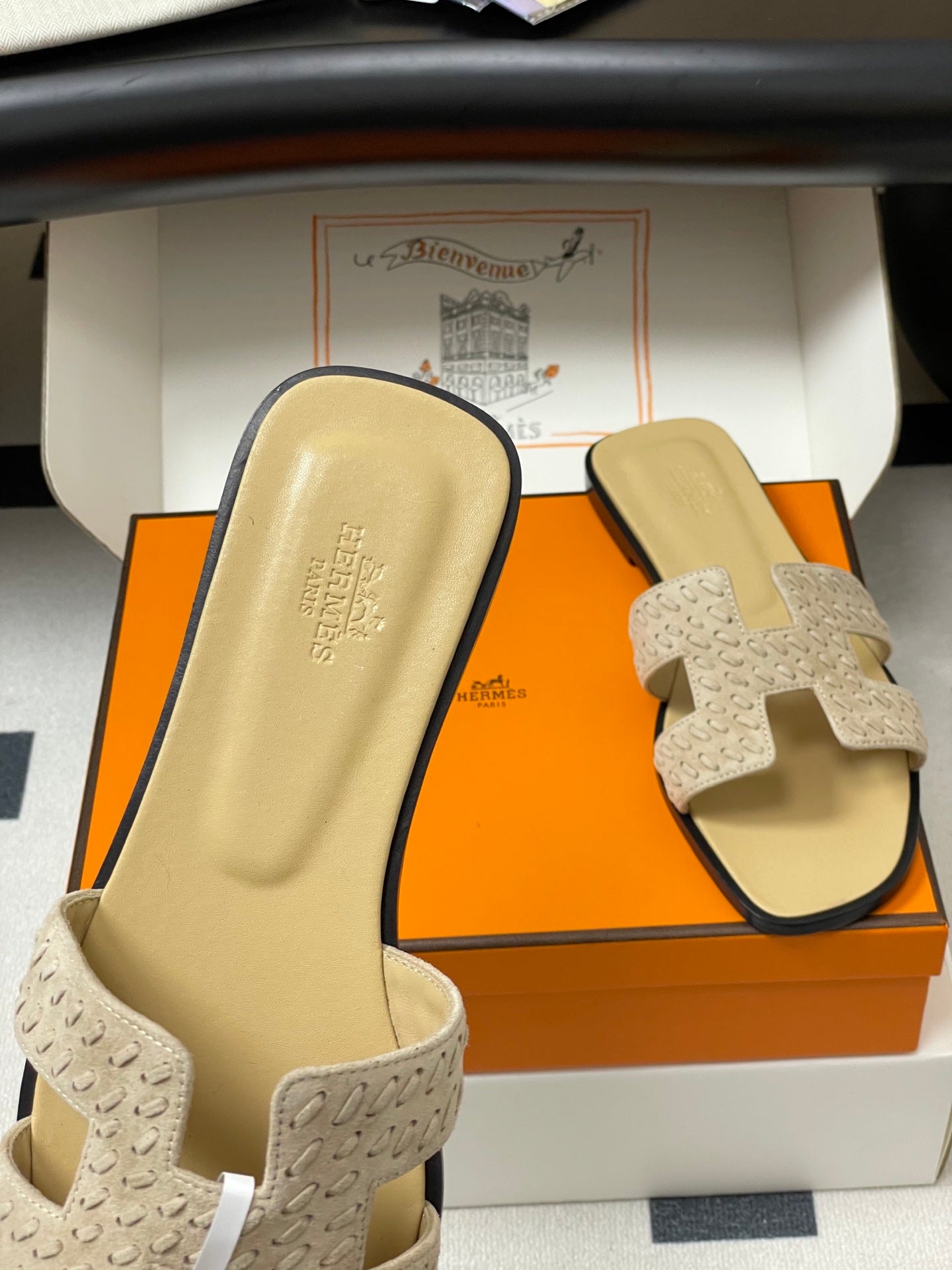 HM 25S ORAN SANDAL IN BEIGE SUEDE AND LAMBSKIN、mysite、Cacoeks