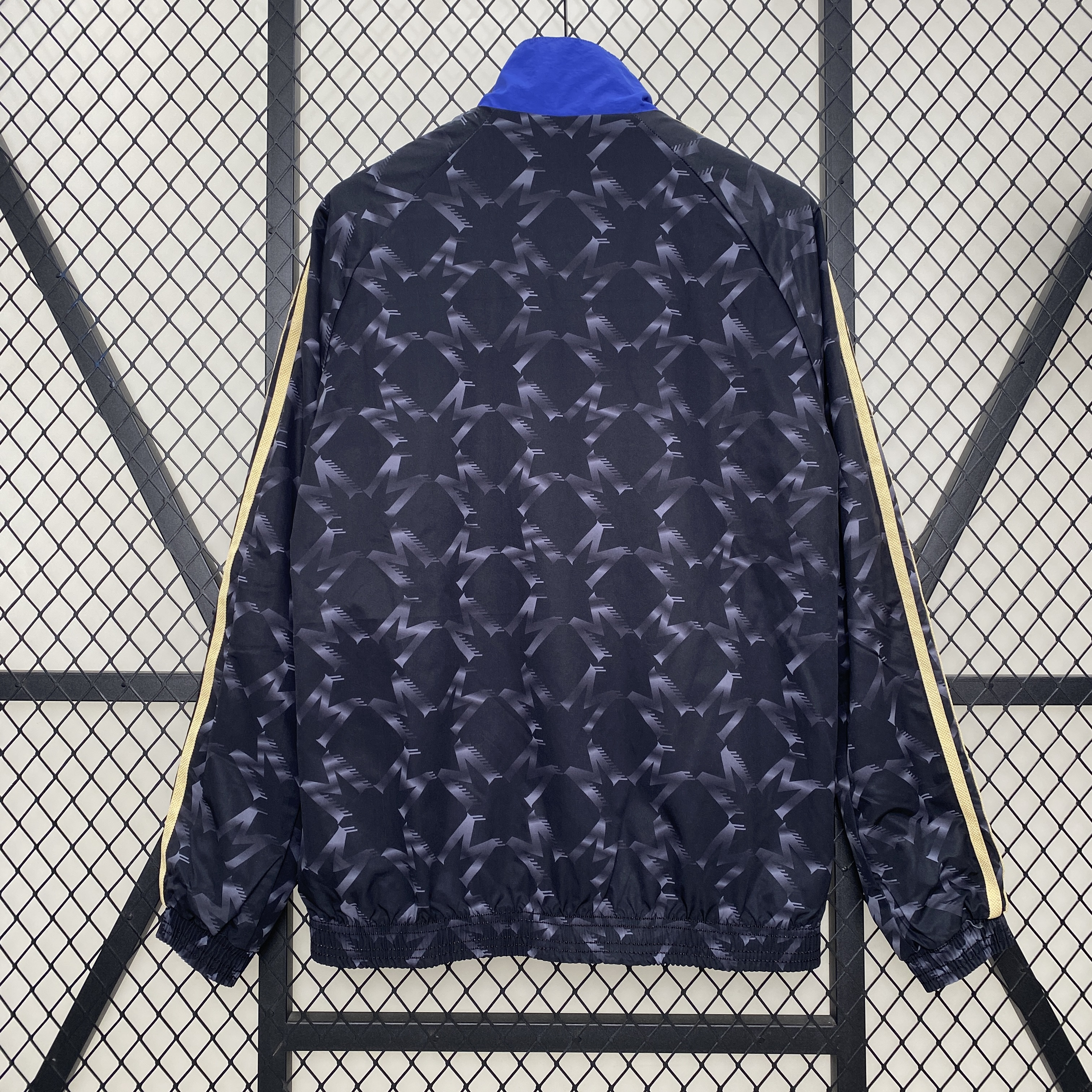 ManixJersey.com | Manchester United 24-25 Double Sided Reversible Windbreaker - Home & Away Jersey Style -Customize Name, Number and Patch | Worldwide Shipping