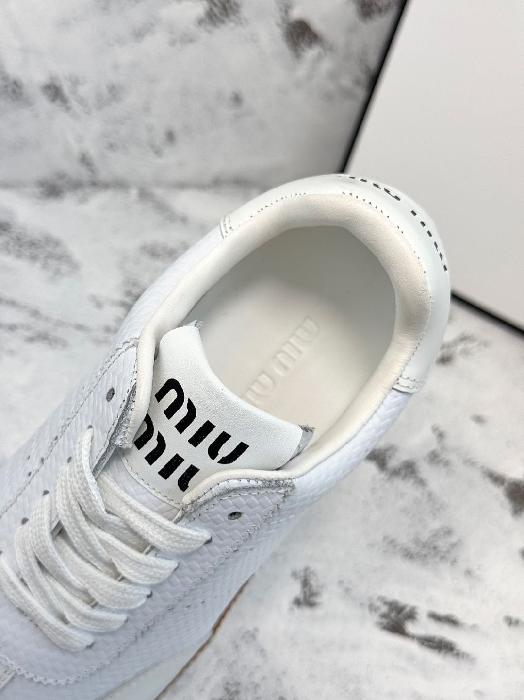 RETRO SNEAKERS IN WHITE LAMBSKIN WITH KNITTED PATTERN、mysite、Cacoeks