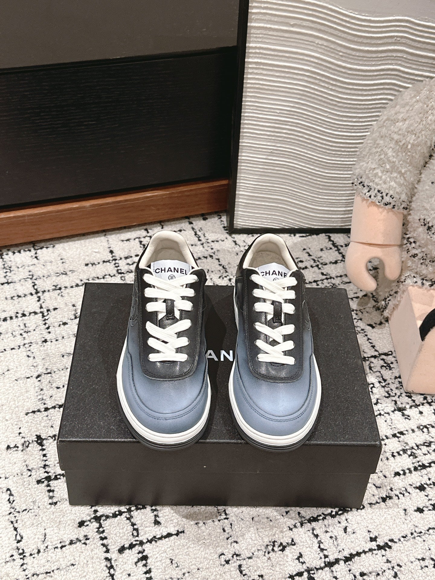 SNEAKER IN BLACK MIX COOL GRAY HAND-POLISHED CALFSKIN 977825、mysite、Cacoeks