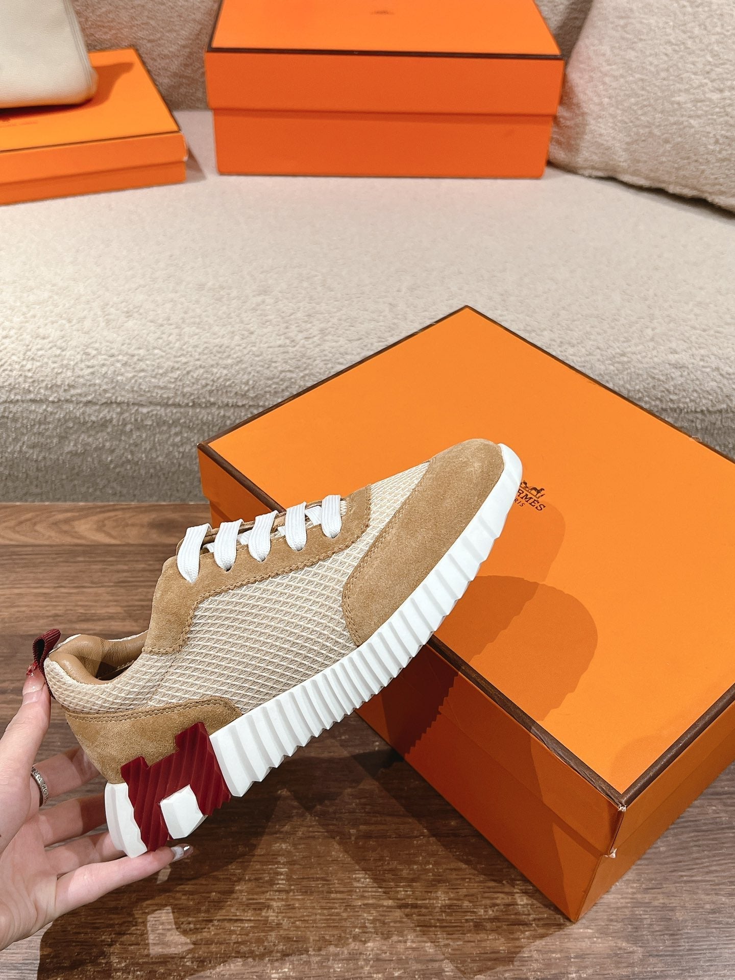 MAINLAND SNEAKER IN PEANUT BROWN SUEDE AND WHITE BREATHABLE MESH FABRIC、mysite、Cacoeks