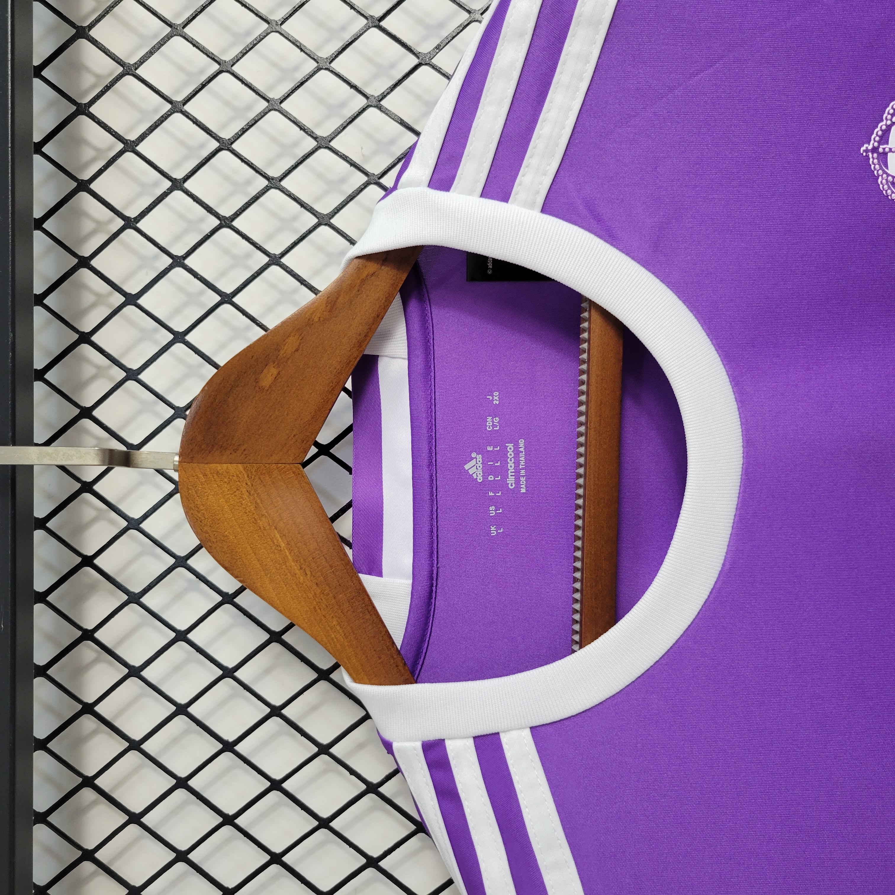 Higojerseys-Real Madrid Retro 16-17 Away Jersey - Champions League Final Version