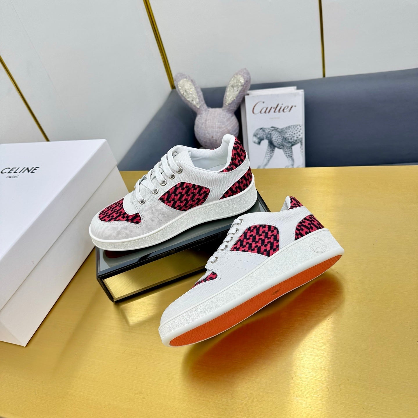 FREE SNEAKER IN WHITE CALFSKIN AND "H EN BIAIS" RED CANVAS.、mysite、Cacoeks