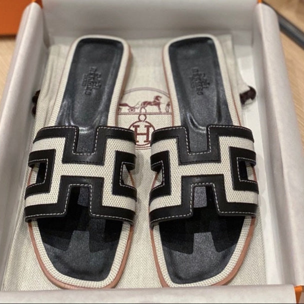 0RAN SANDALS IN BLACK CALFSKIN AND WHITE CANVAS、mysite、Cacoeks