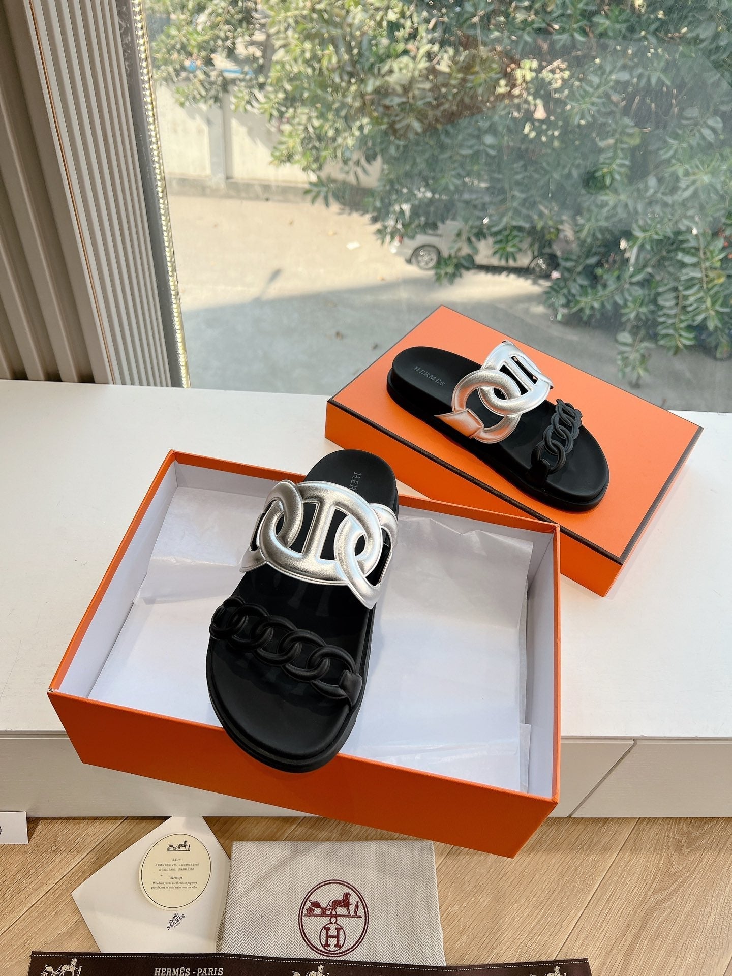 EXTRA SANDAL IN SILVER MIX BLACK CALFSKIN、mysite、Cacoeks