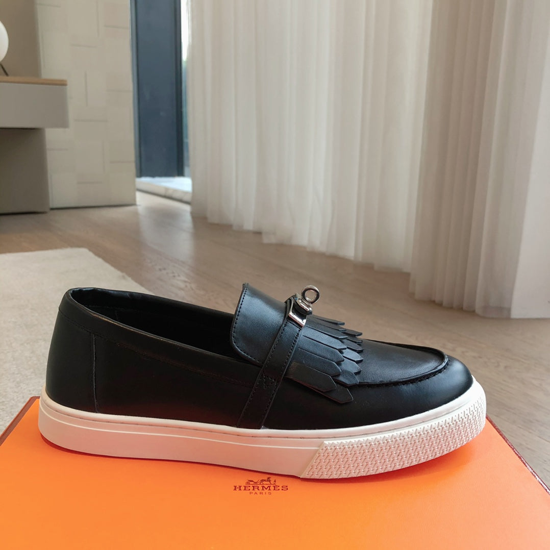 GAME SLIP-ON SNEAKER BLACK WITH TASSELS CALFSKIN、mysite、Cacoeks