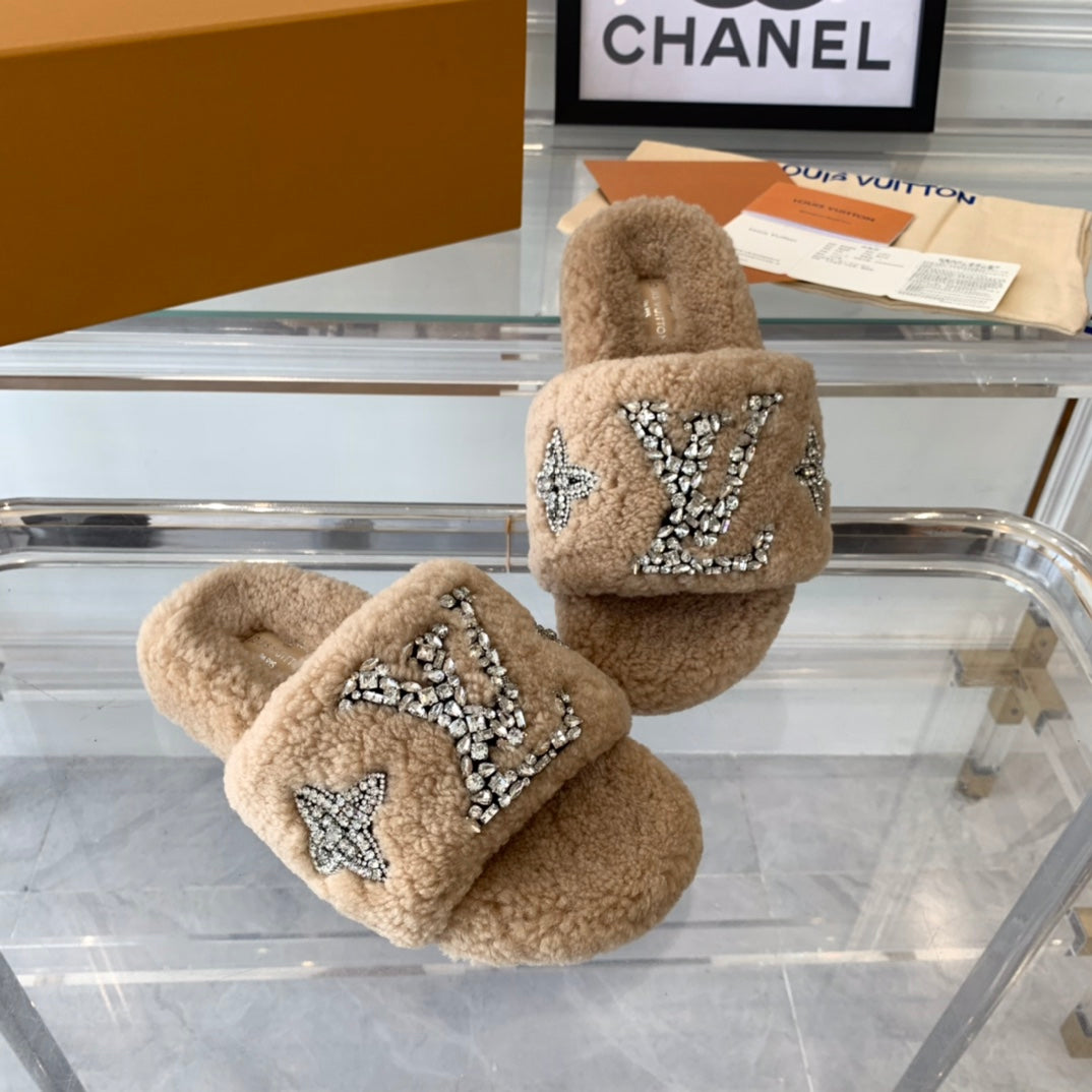 LV WOMEN'S PASEO FLAT SLIPPER IN TAN BROWN FLEECE、mysite、Cacoeks