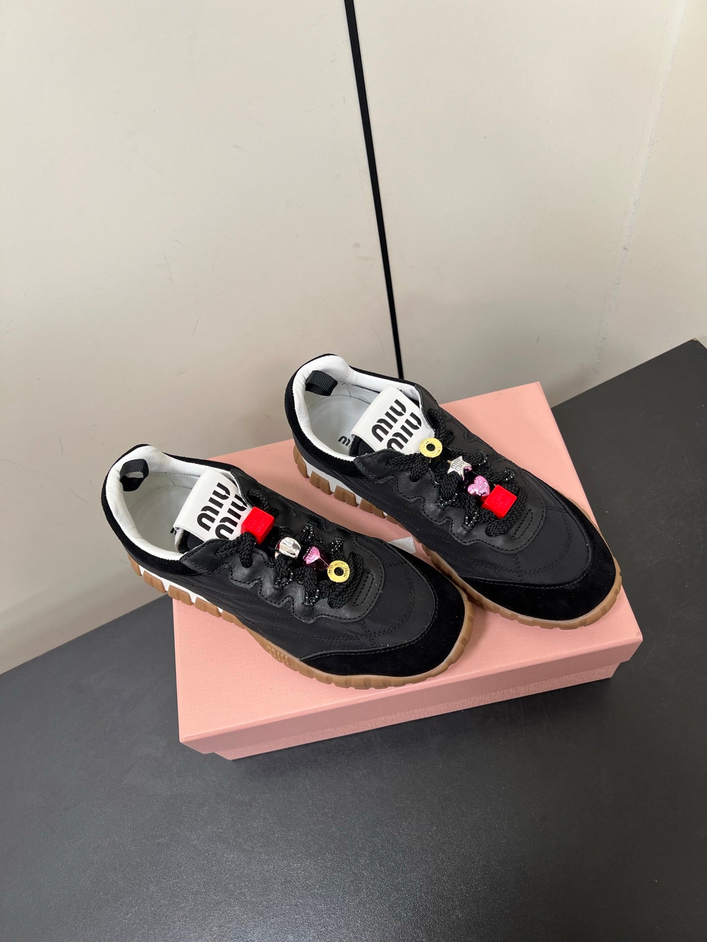 TYRE SNEAKERS IN BLACK TECHNICAL FABRIC AND SUEDE WITH STICKER、mysite、Cacoeks