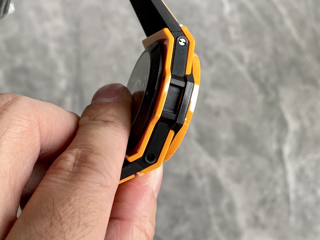 Hublot Big Bang Unico Orange Ceramic 42mm 441.CU.5910.RX-fasswatch