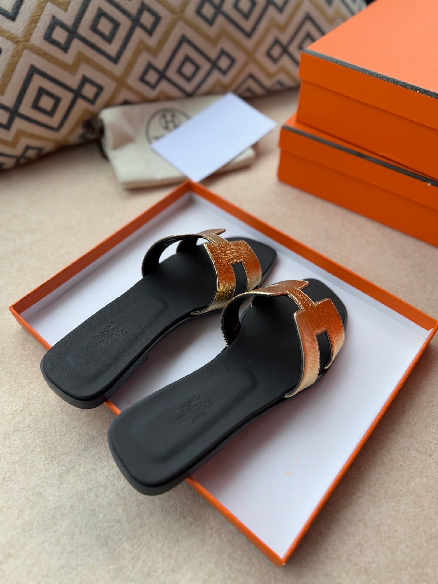 0RAN SANDALS IN LIGHT GOLD CALFSKIN、mysite、Cacoeks