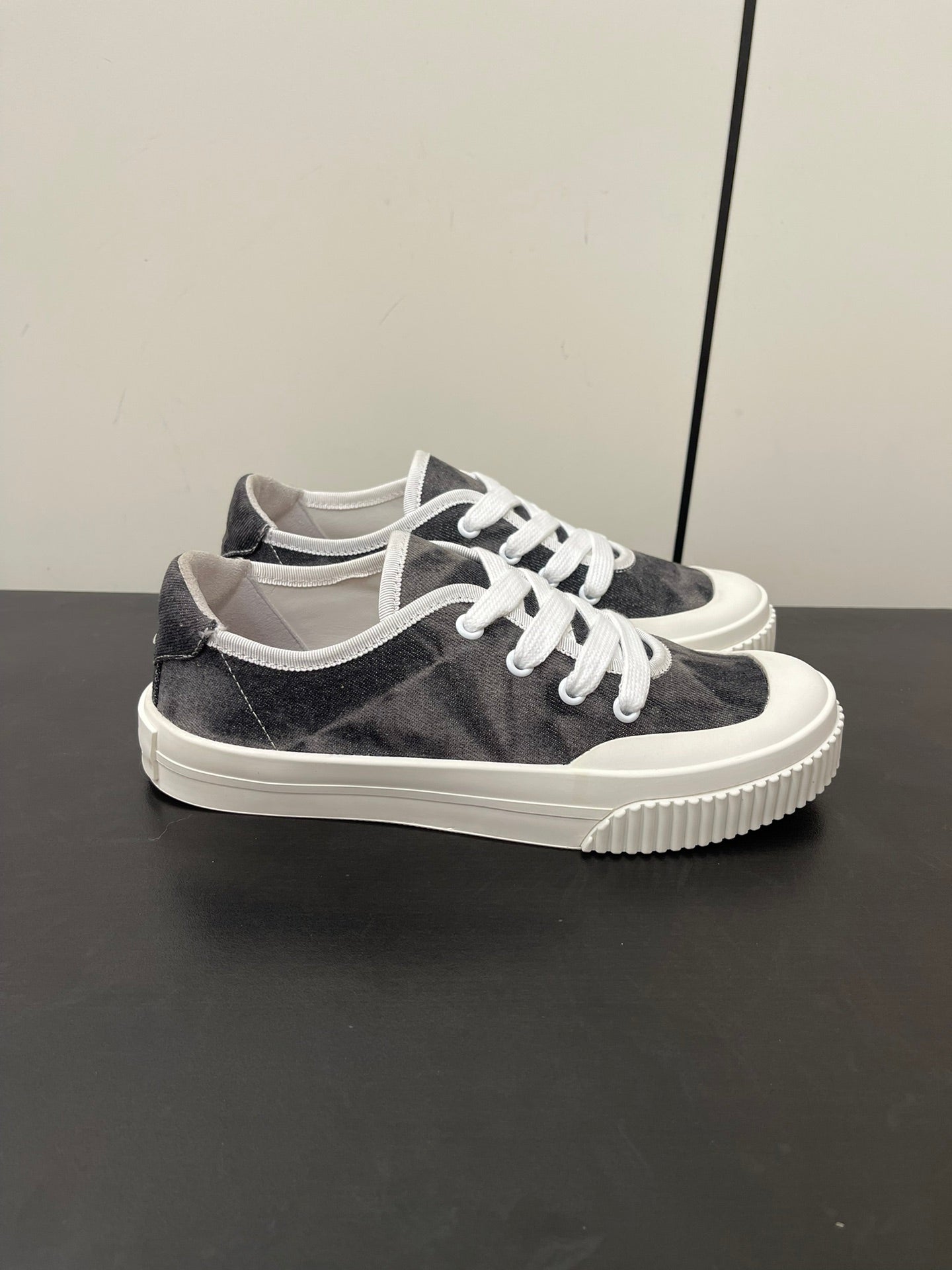 LP CLASSIC BISCUIT SNEAKER CHARCOAL CALFSKIN、mysite、Cacoeks