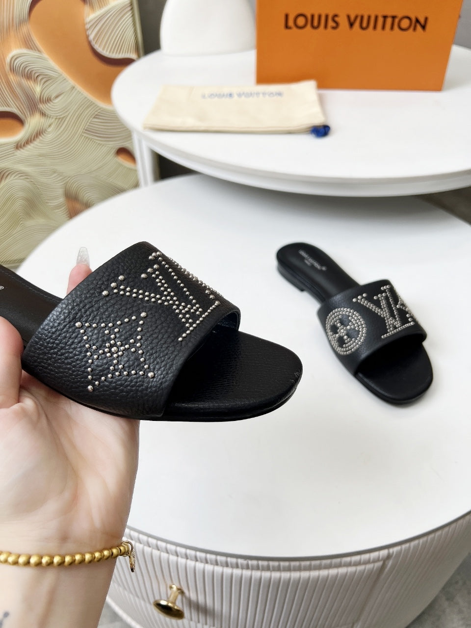 FLAT SLIDE IN BLACK LAMBSKIN WITH RHINSTONES、mysite、Cacoeks