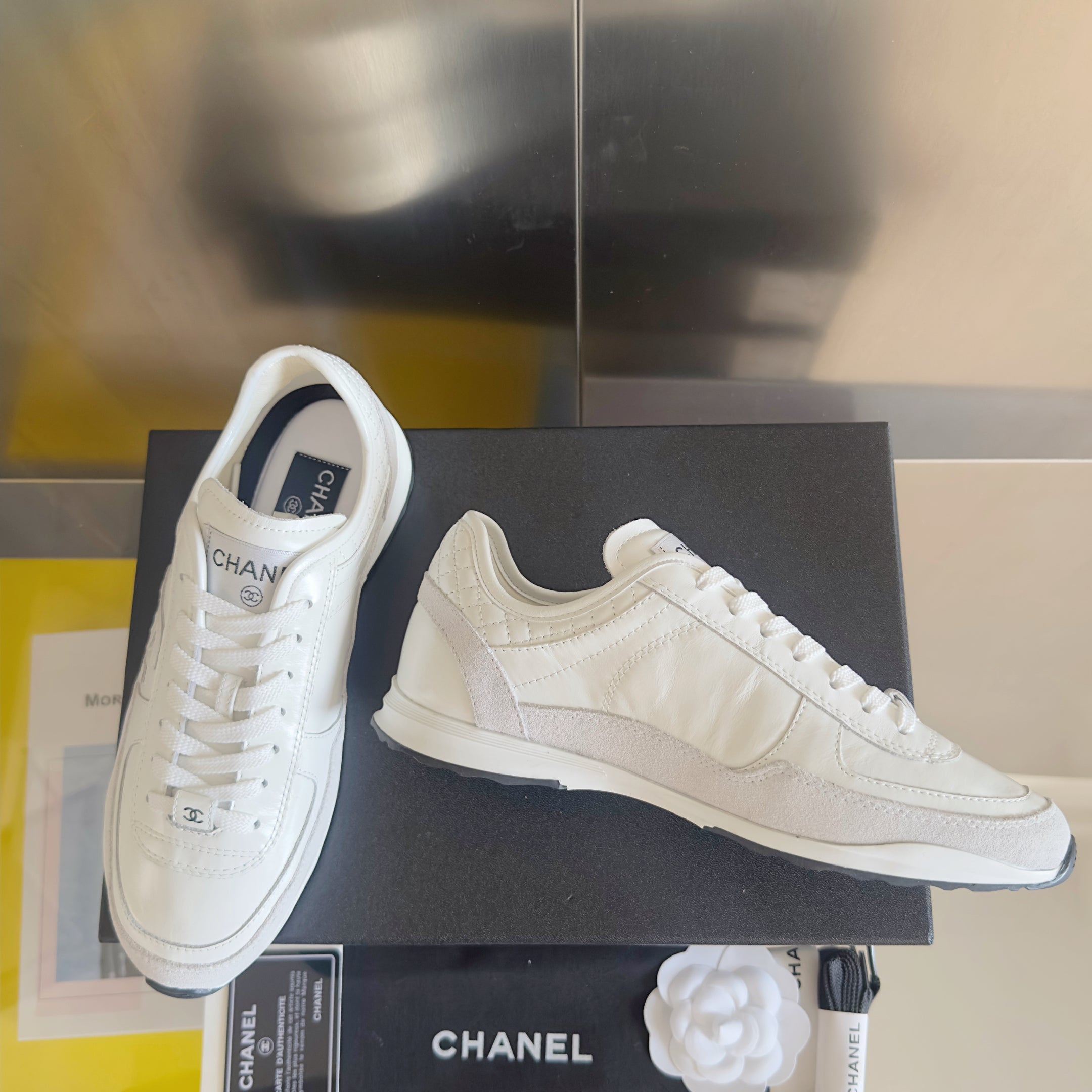 CHANEL 25S SNEAKERS 20MM IN WHITE CALFSKIN、mysite、Cacoeks