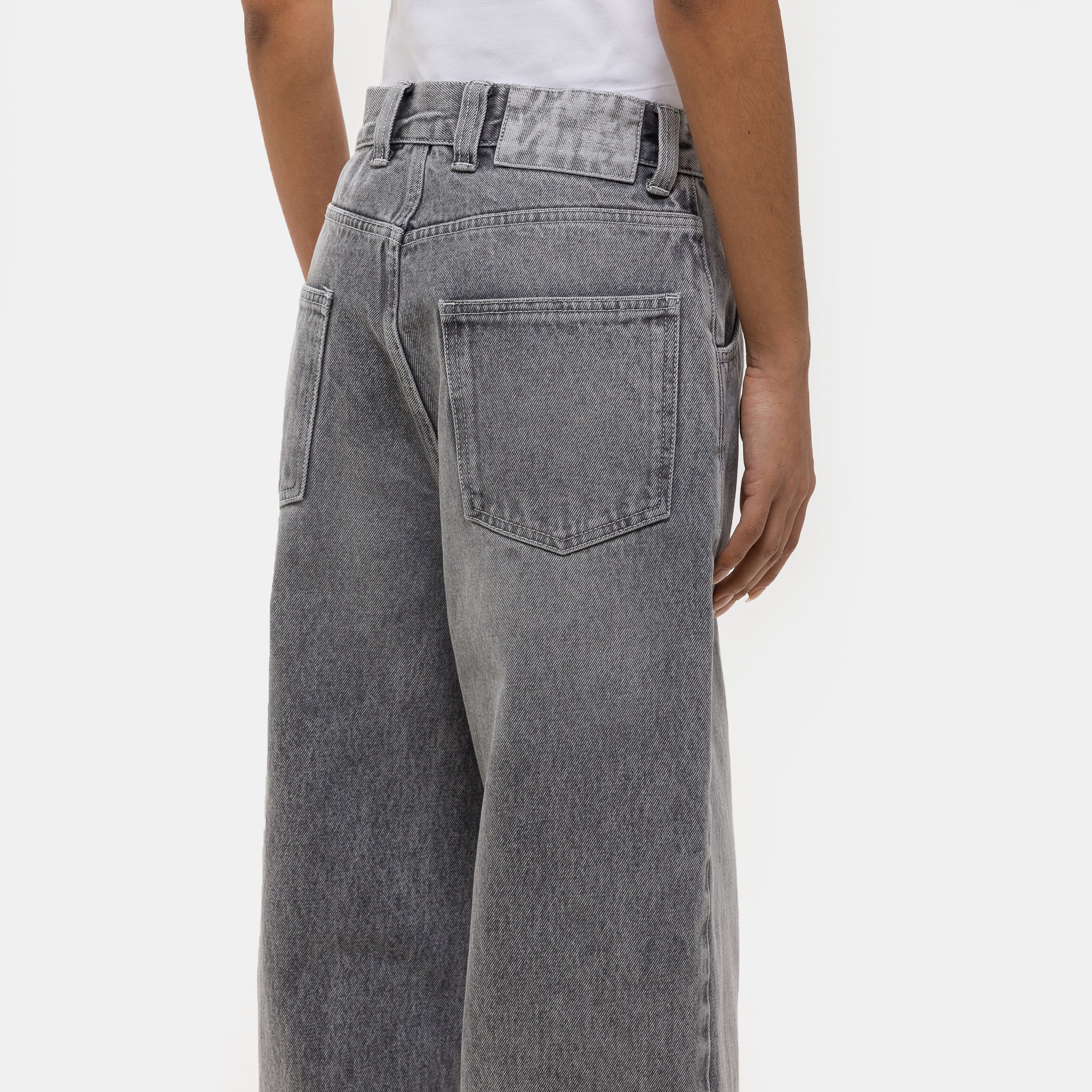 Regular Jean in Washed Light Grey