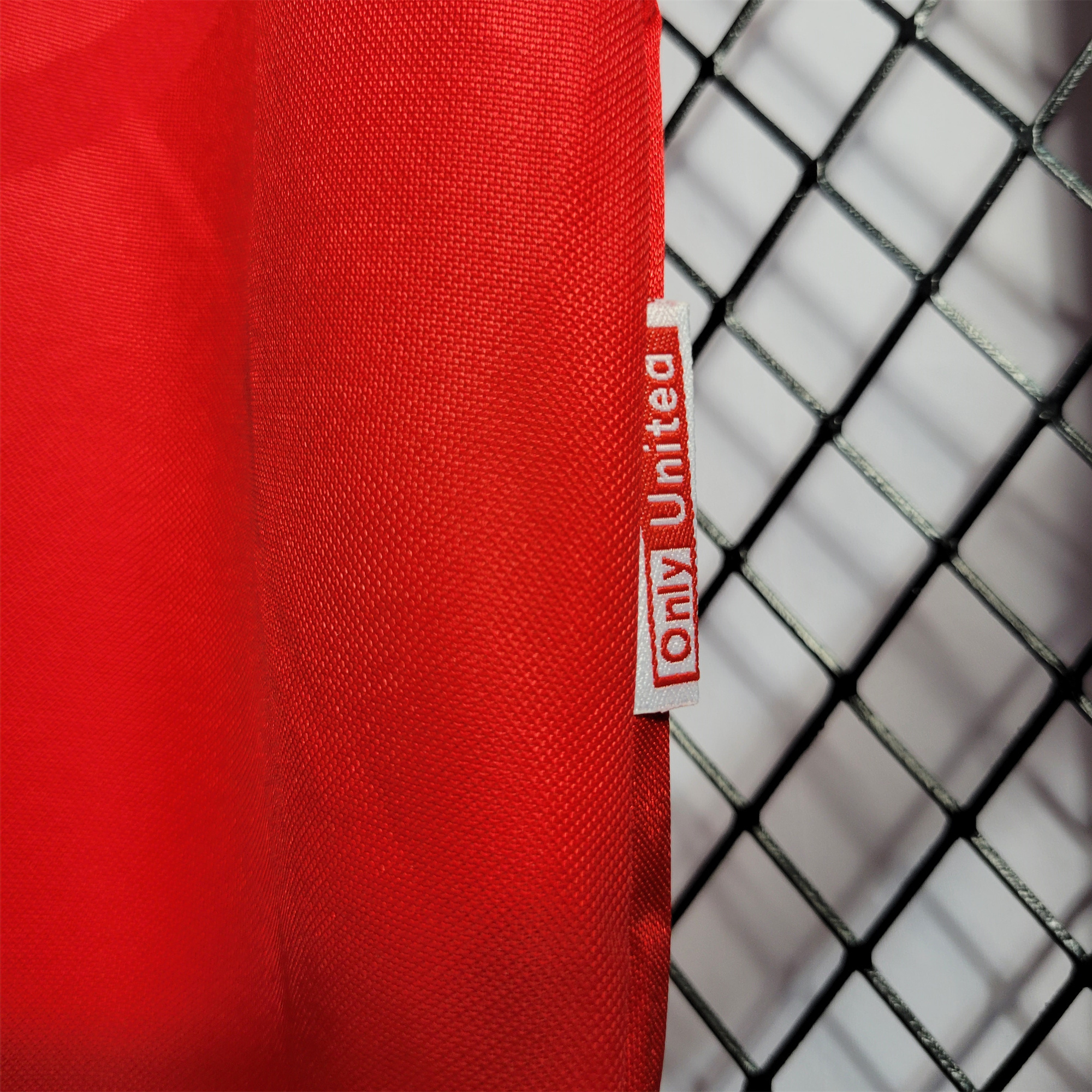 GlobeJersey-Retro Manchester United 99-00 Home Jersey