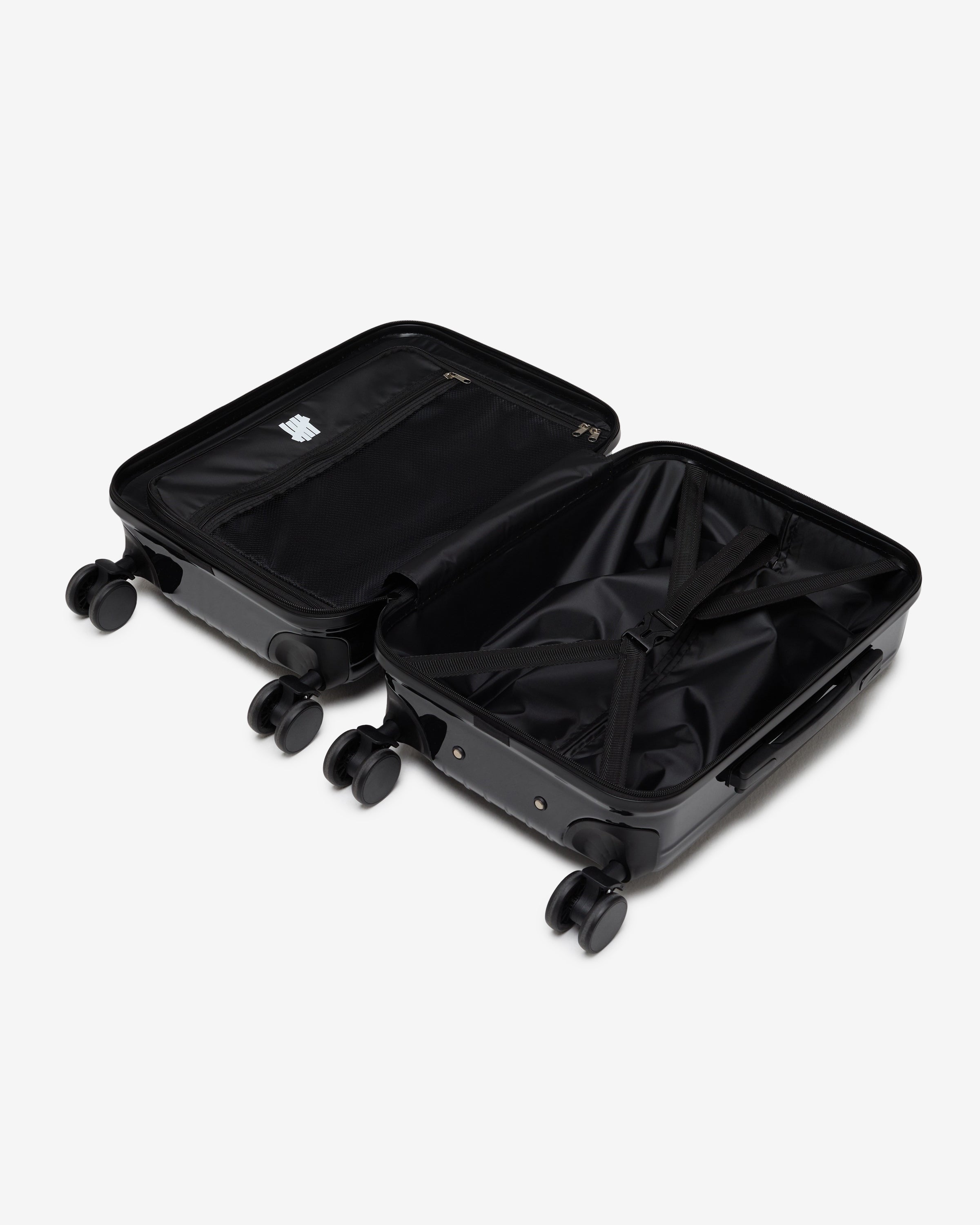 UNDEFEATED CARRY-ON LUGGAGE
