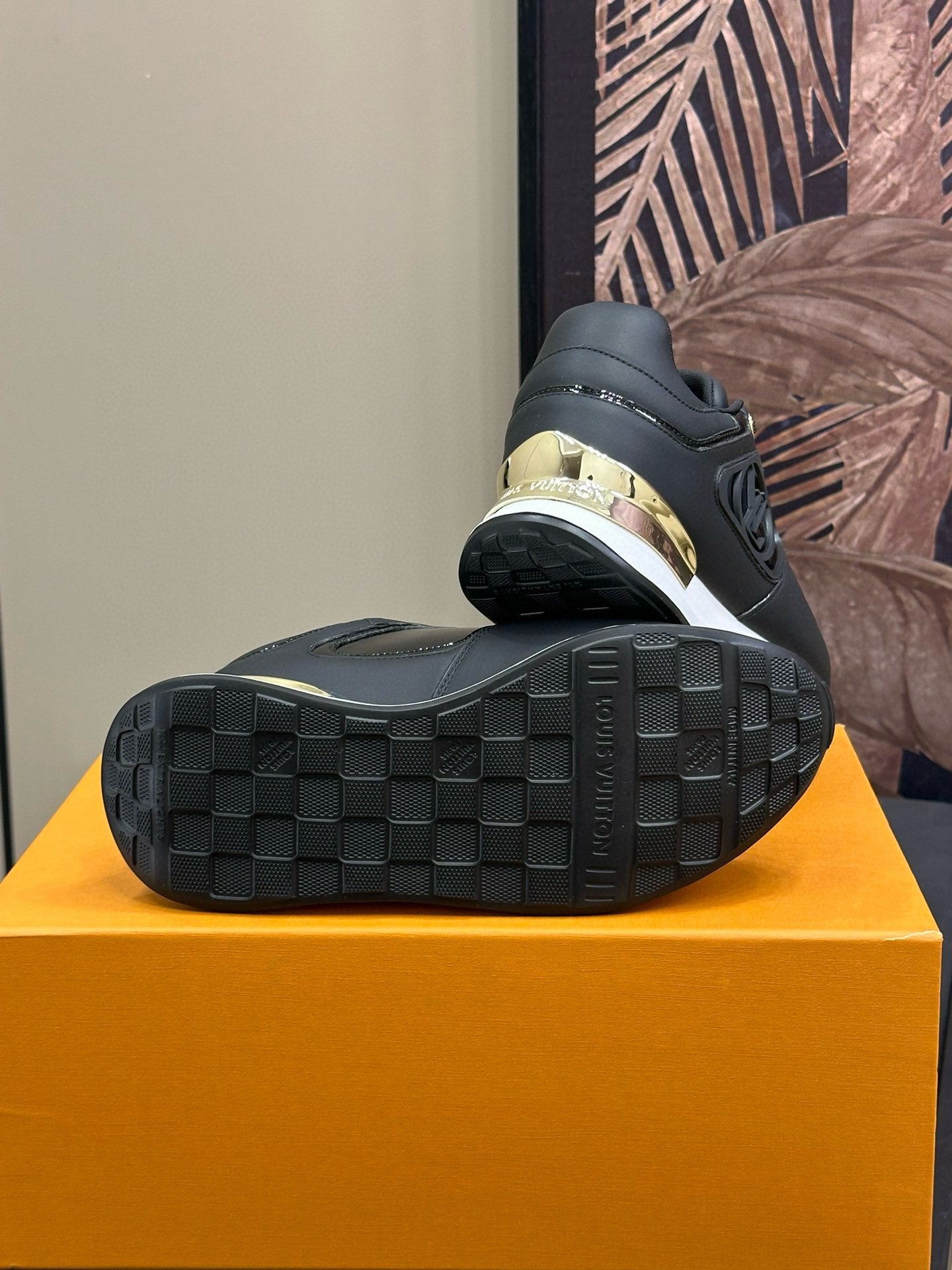 LV NEO RUN AWAY SNEAKER IN BLACK CALFSKIN、mysite、Cacoeks