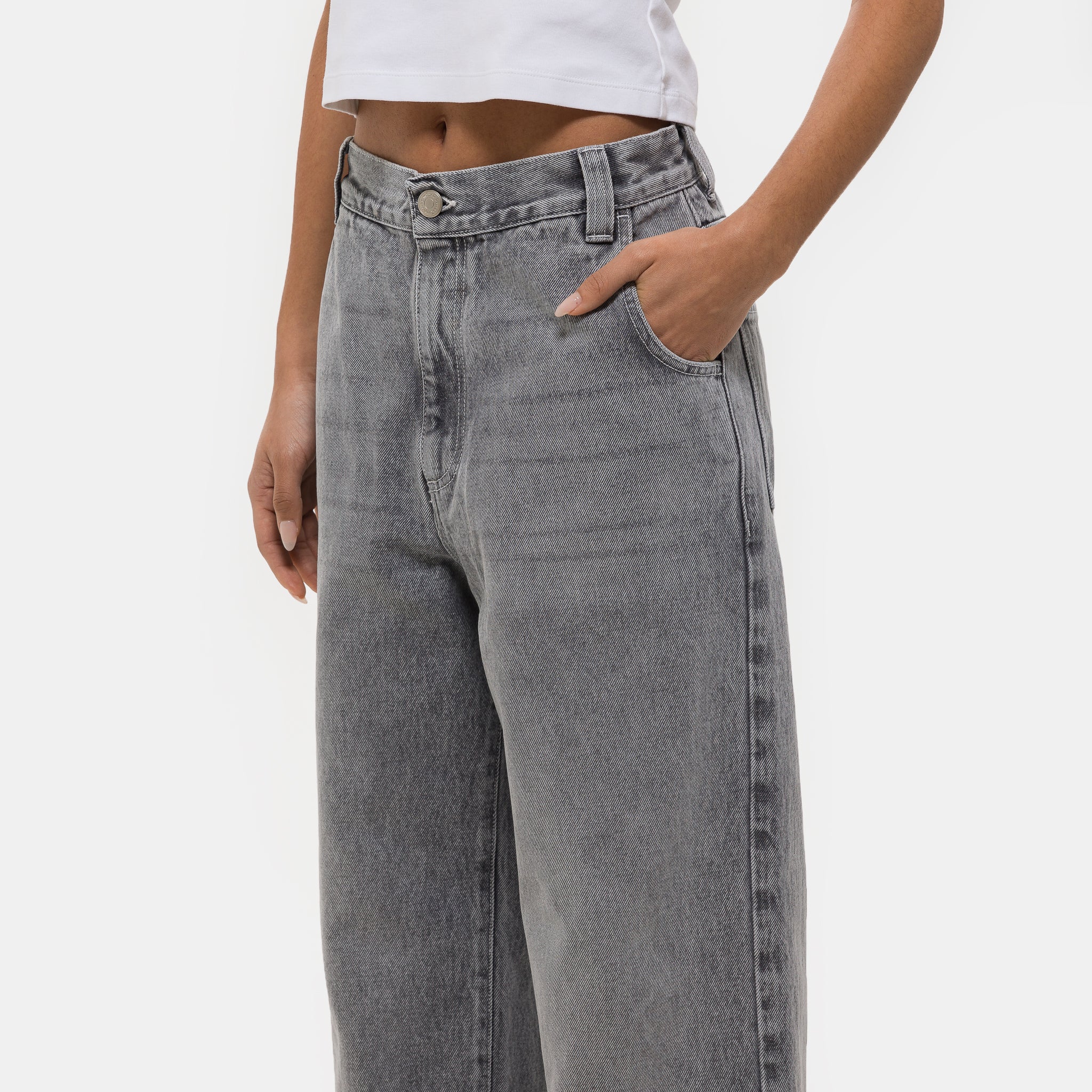 Regular Jean in Washed Light Grey