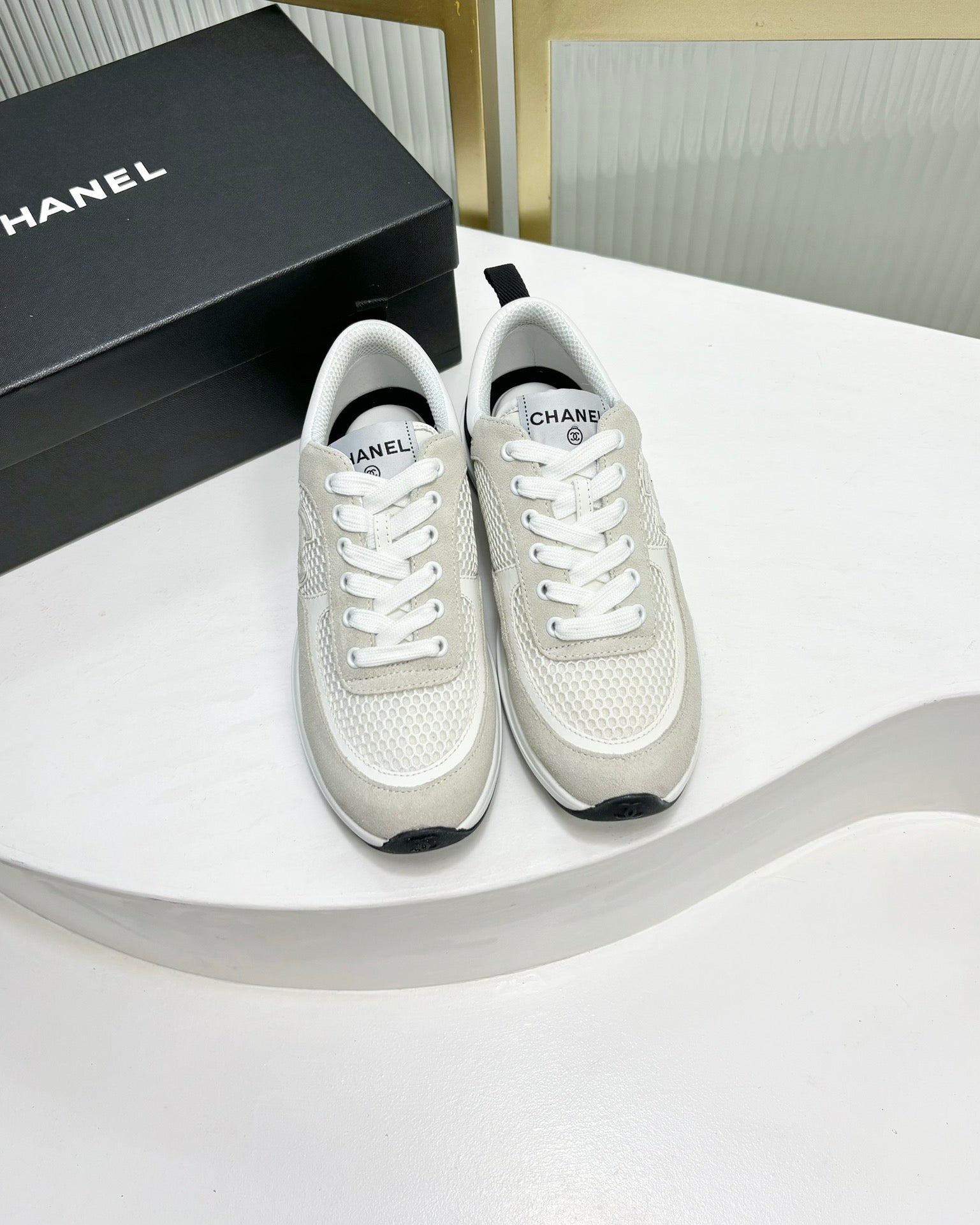 SNEAKER IN GREY SUEDE AND WHITE BREATHABLE MESH、mysite、Cacoeks