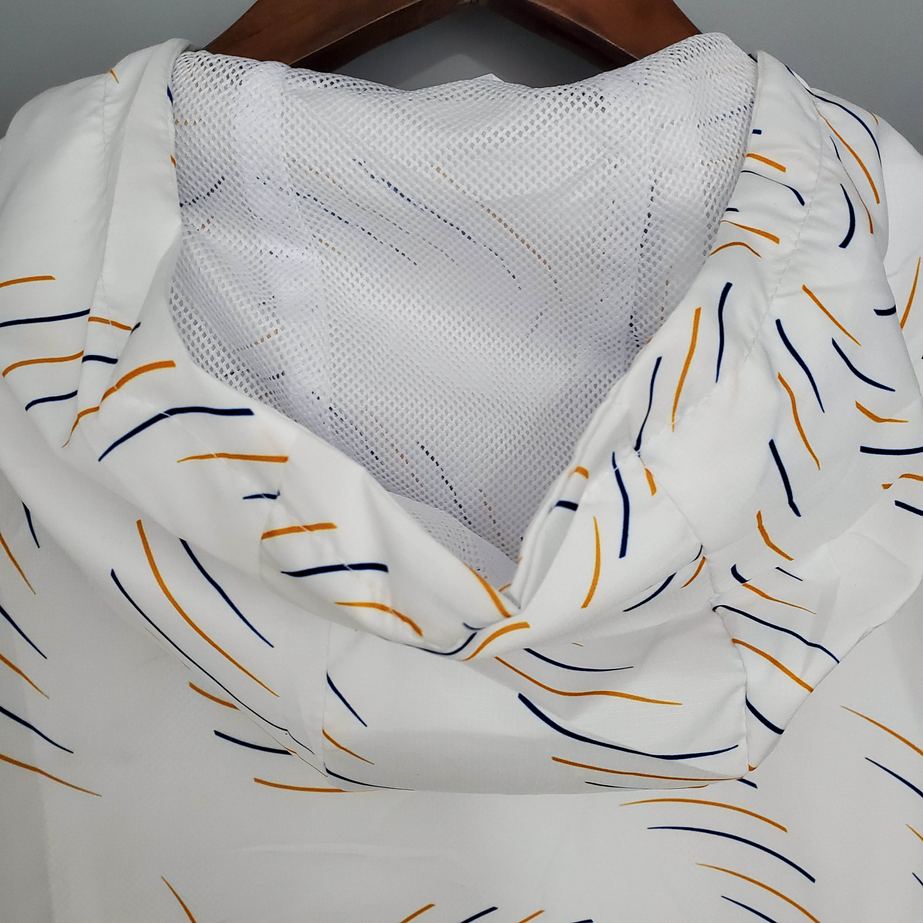 2021/2022 Real Madrid Jersey Windbreaker White(Blue Edge):football jersey mysite: unitedjerseyfootball 邓江浪:football