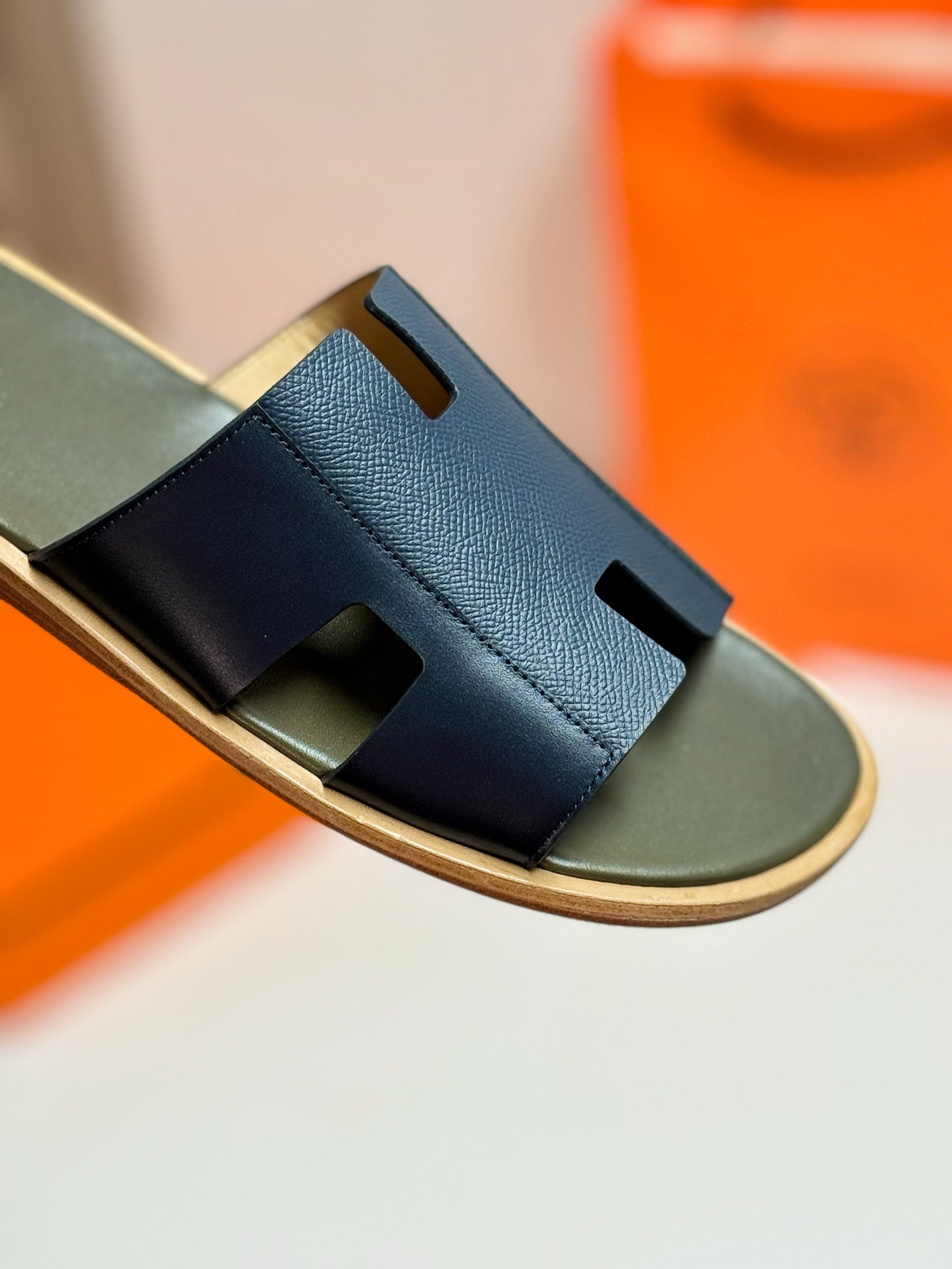 Izmir sandal crocodide black、mysite、Cacoeks