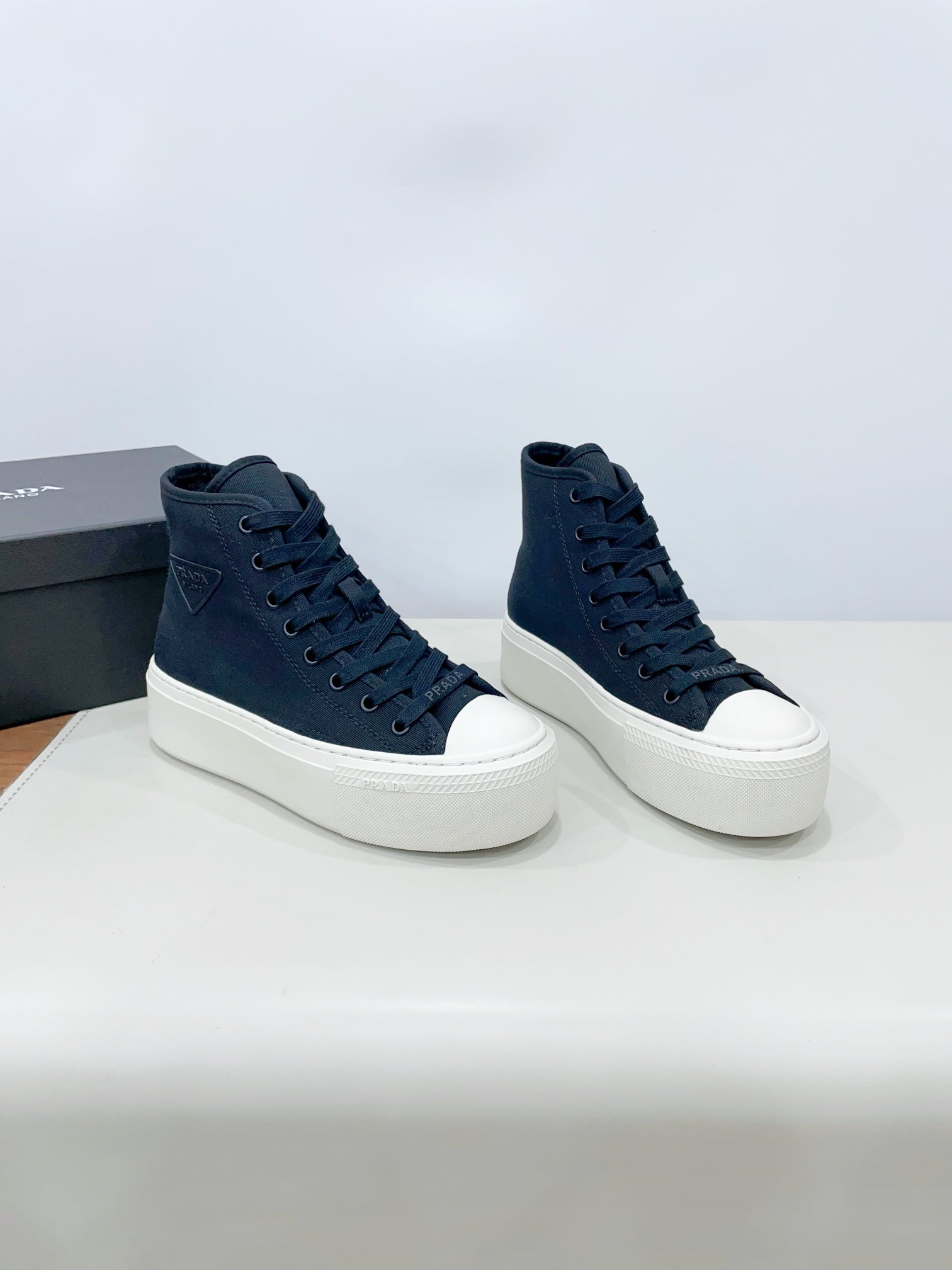 HIGH-TOP SEANKERS IN SPACE BLUE CANVAS、mysite、Cacoeks