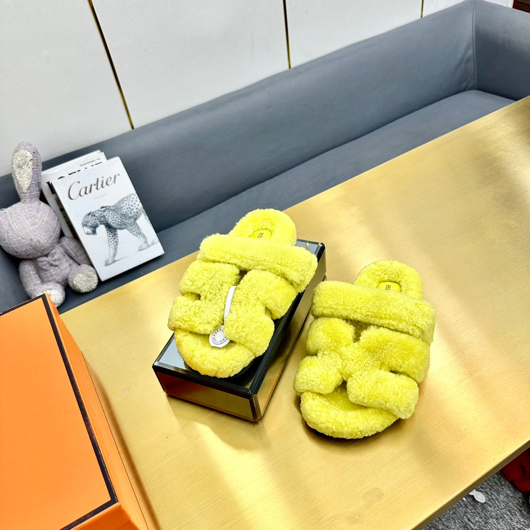 CHYPRE SANDAL IN SUNSHINE YELLOW SHEARLING、mysite、Cacoeks