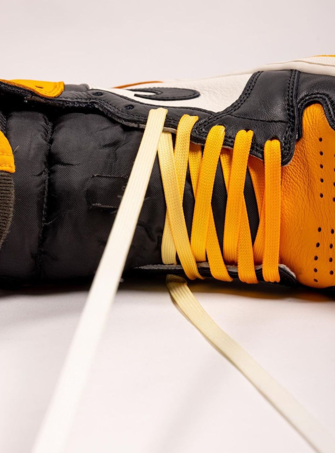 Air Jordan 1 Retro High OG Taxi、JORDAN、Cacoeks