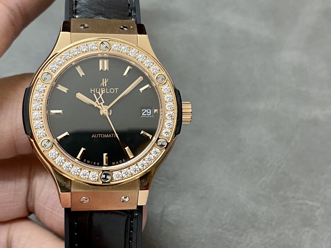 565.OX.1480.LR.1204 Hublot Classic Fusion Automatic 38mm-fasswatch