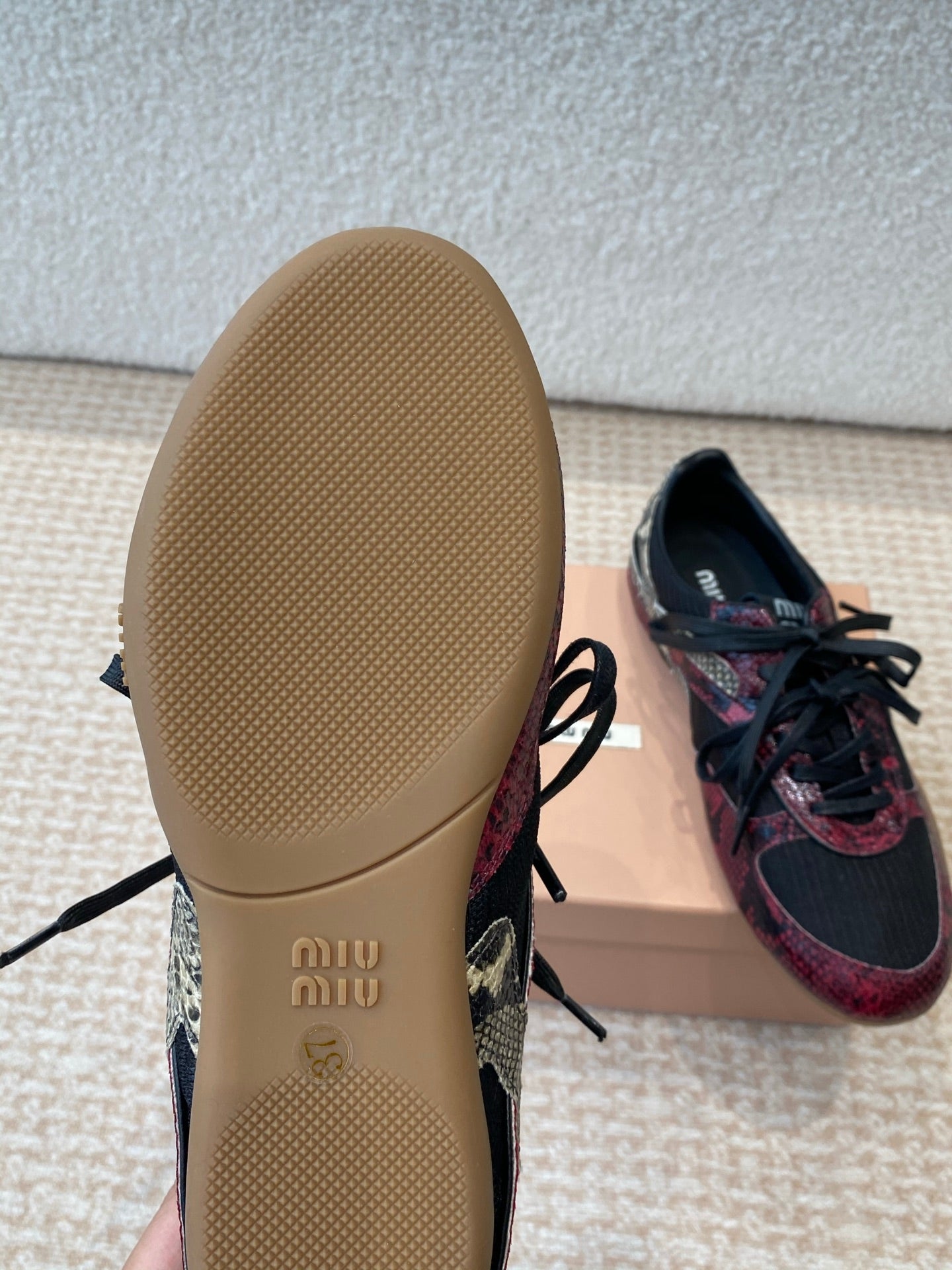 GYMNASIUM SNEAKER IN BLACK FABRIC AND BLACK RED SNAKE EFFECT CALFSKIN、mysite、Cacoeks