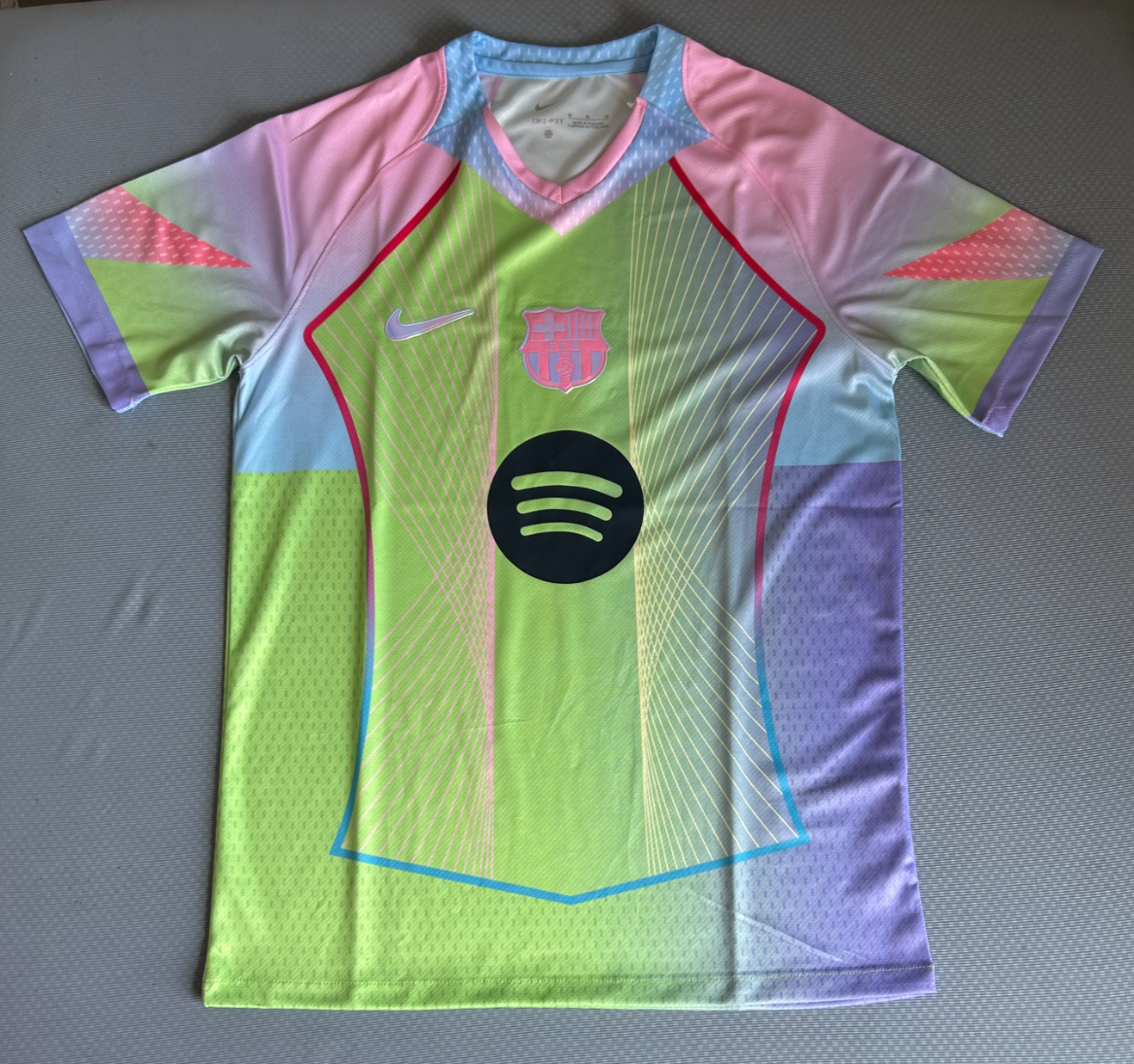 2025/2026 Barcelona concept pink green gradient football jersey 1:1 Thai quality:football jersey mysite: unitedjerseyfootball 邓江浪:football