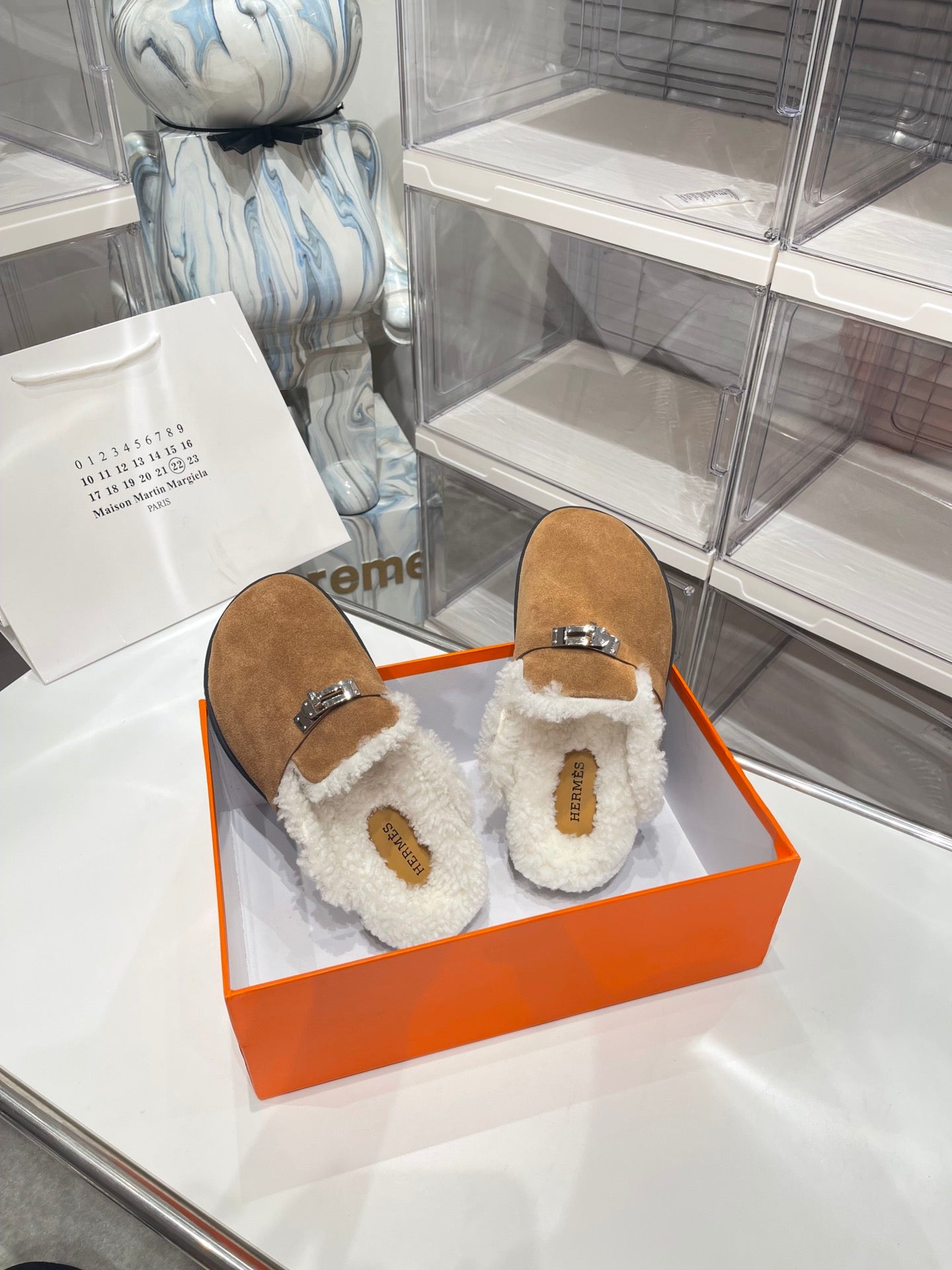 SLIP-ON MULE IN MEDIUM BROWN SUEDE AND SHEARLING LINING、mysite、Cacoeks