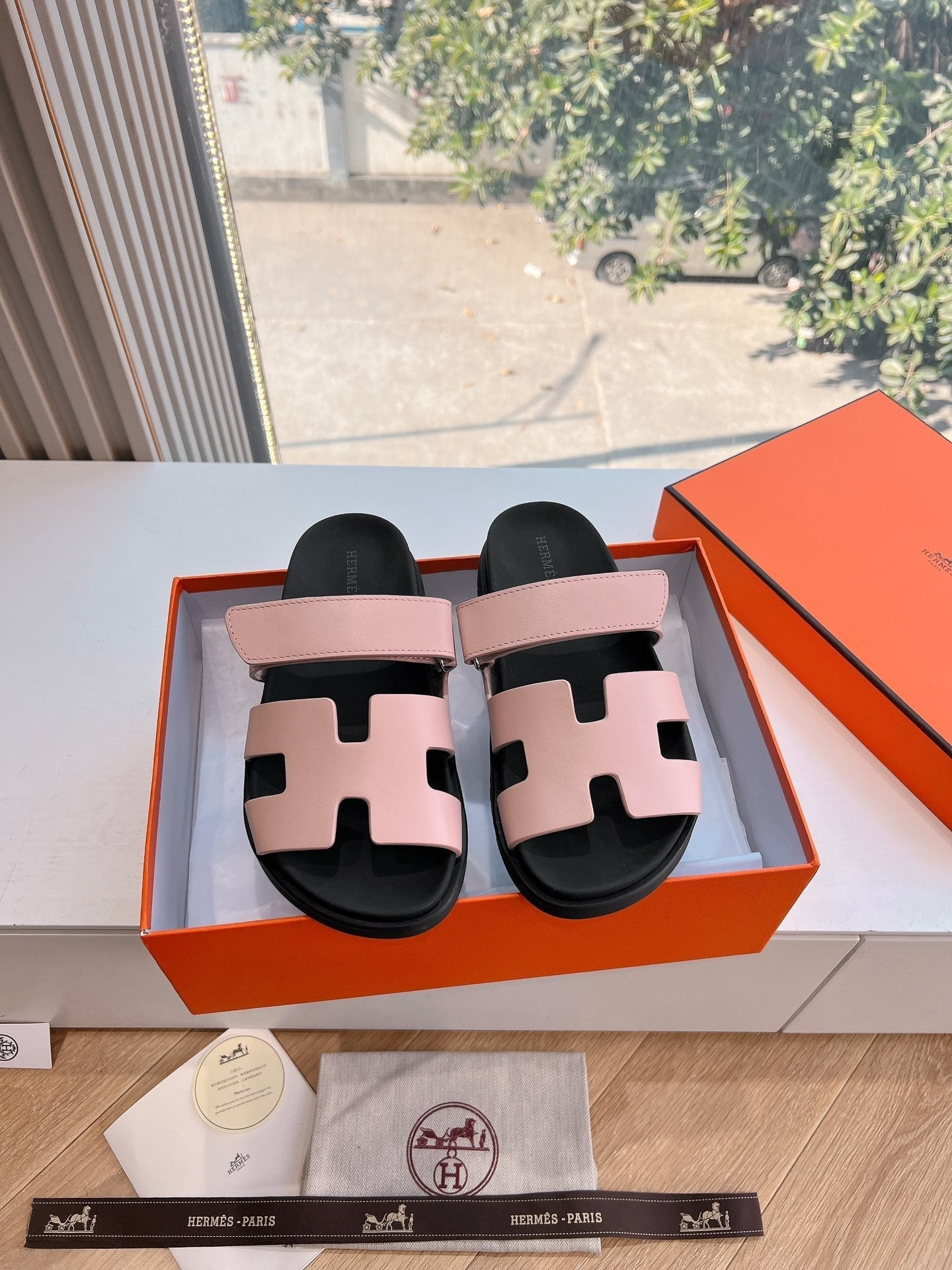 CHYPRE SANDAL IN LIGHT PINK CALFSKIN、mysite、Cacoeks