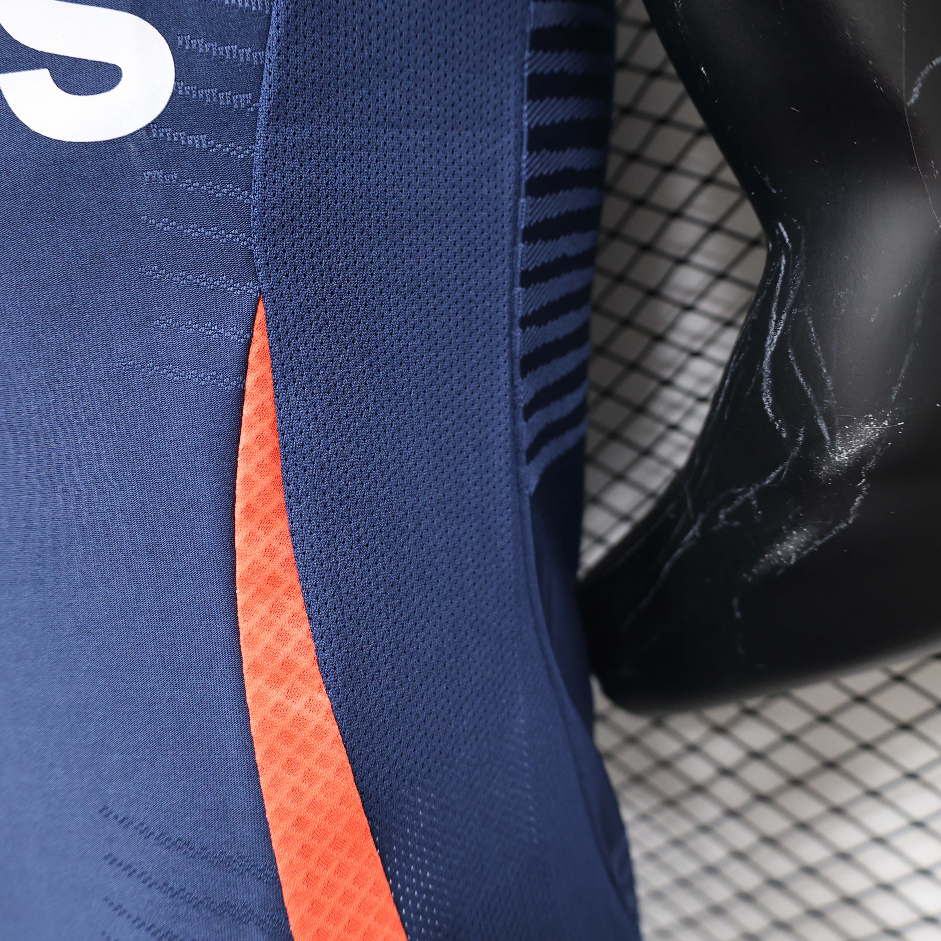 2024/2025 Player Version Manchester United Pre-race suit Navy blue Football Shirt 1:1 Thai Quality:football jersey mysite: unitedjerseyfootball 邓江浪:football