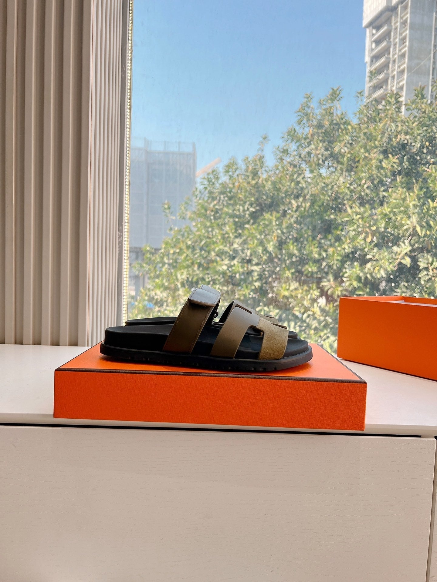 CHYPRE SANDAL IN ARMY GREEN SUEDE AND CALFSKIN、mysite、Cacoeks