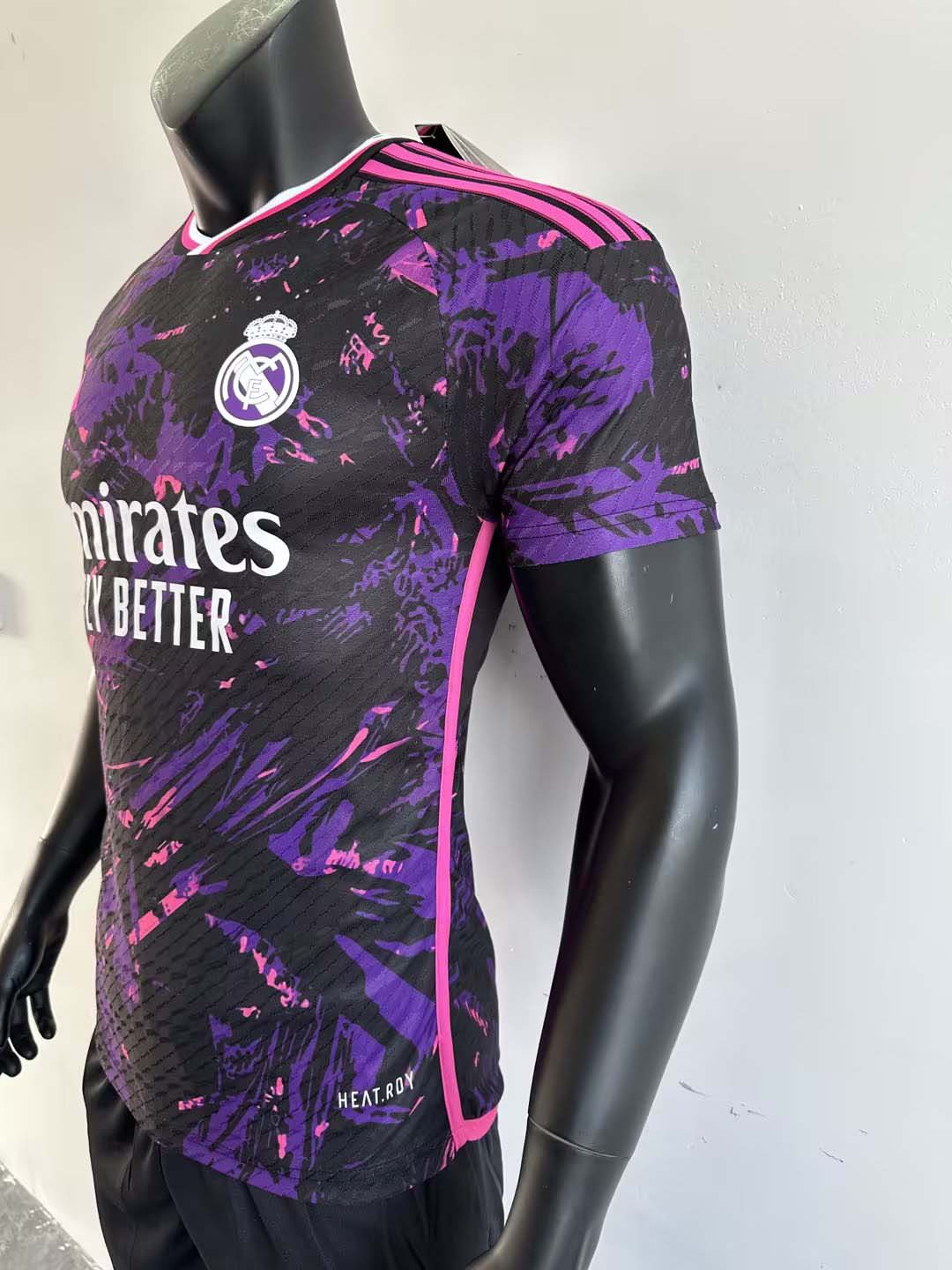 2023/2024 Player Version Real Madrid Football Shirt Classic Edition:football jersey mysite: unitedjerseyfootball 邓江浪:football