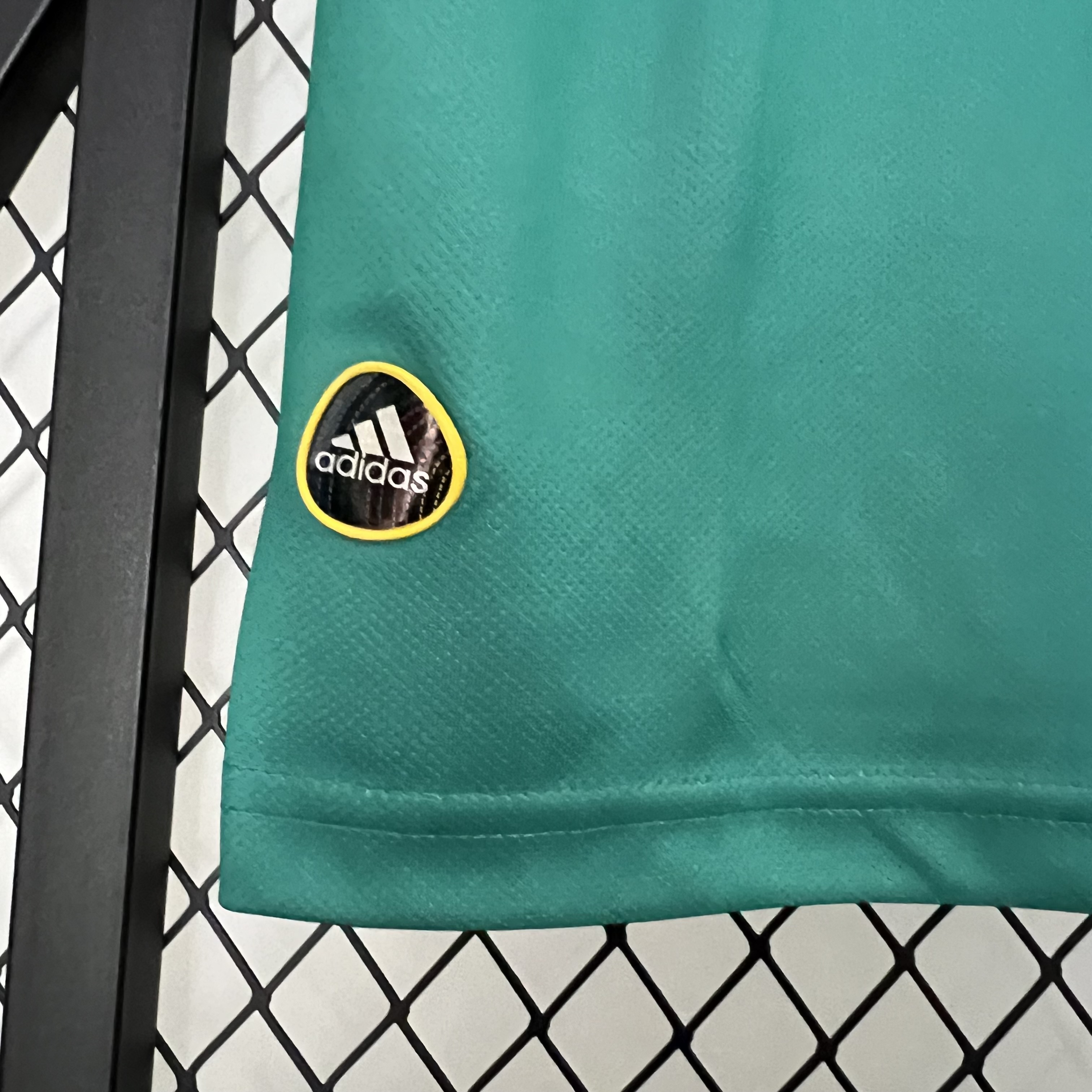 ManixJersey.com | Retro Spain 2010 Green Goalkeeper Jersey -Customize Name, Number and Patch | Worldwide Shipping