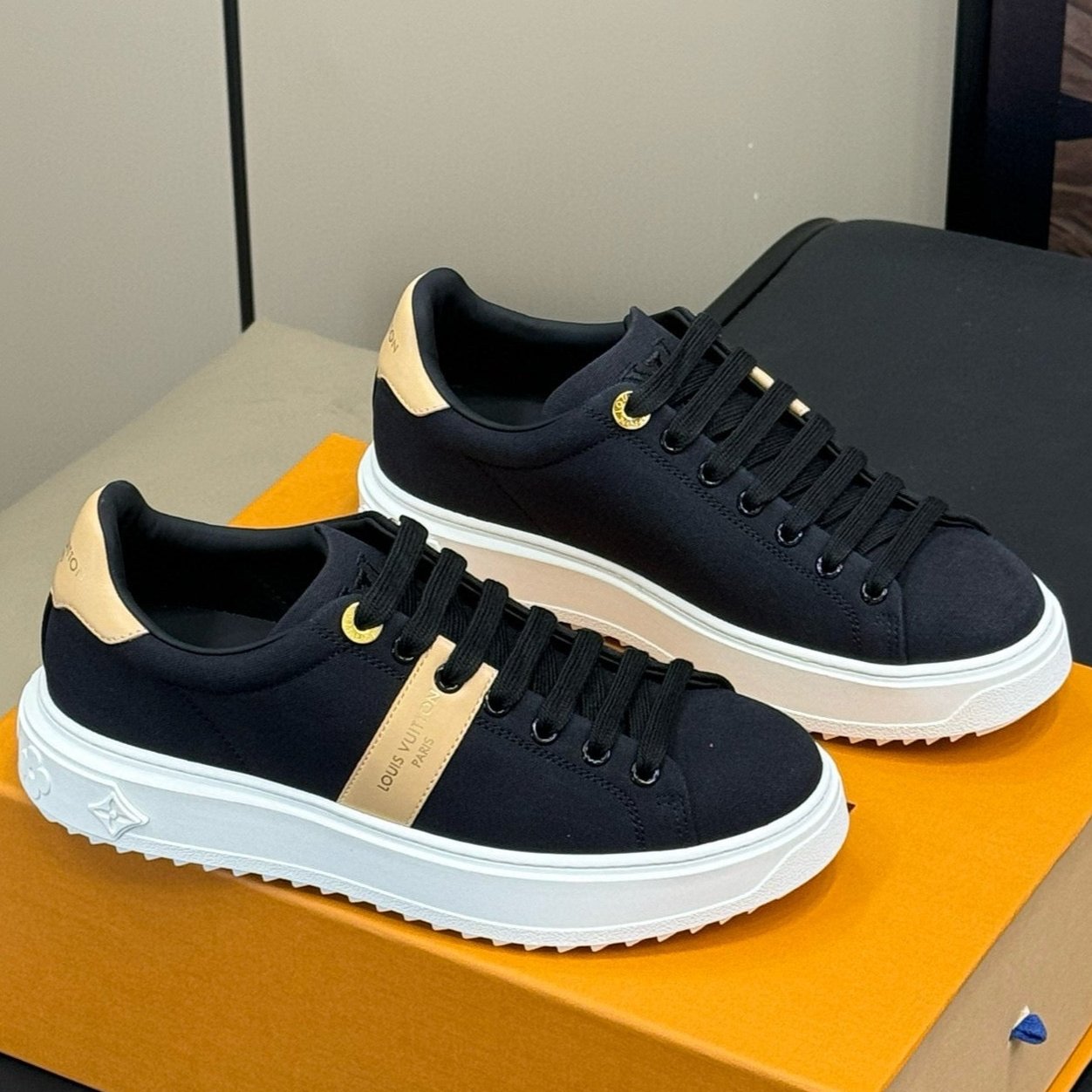 LV TIME OUT SNEAKER IN BLACK MIX MACAROON GOLD CANVAS、mysite、Cacoeks