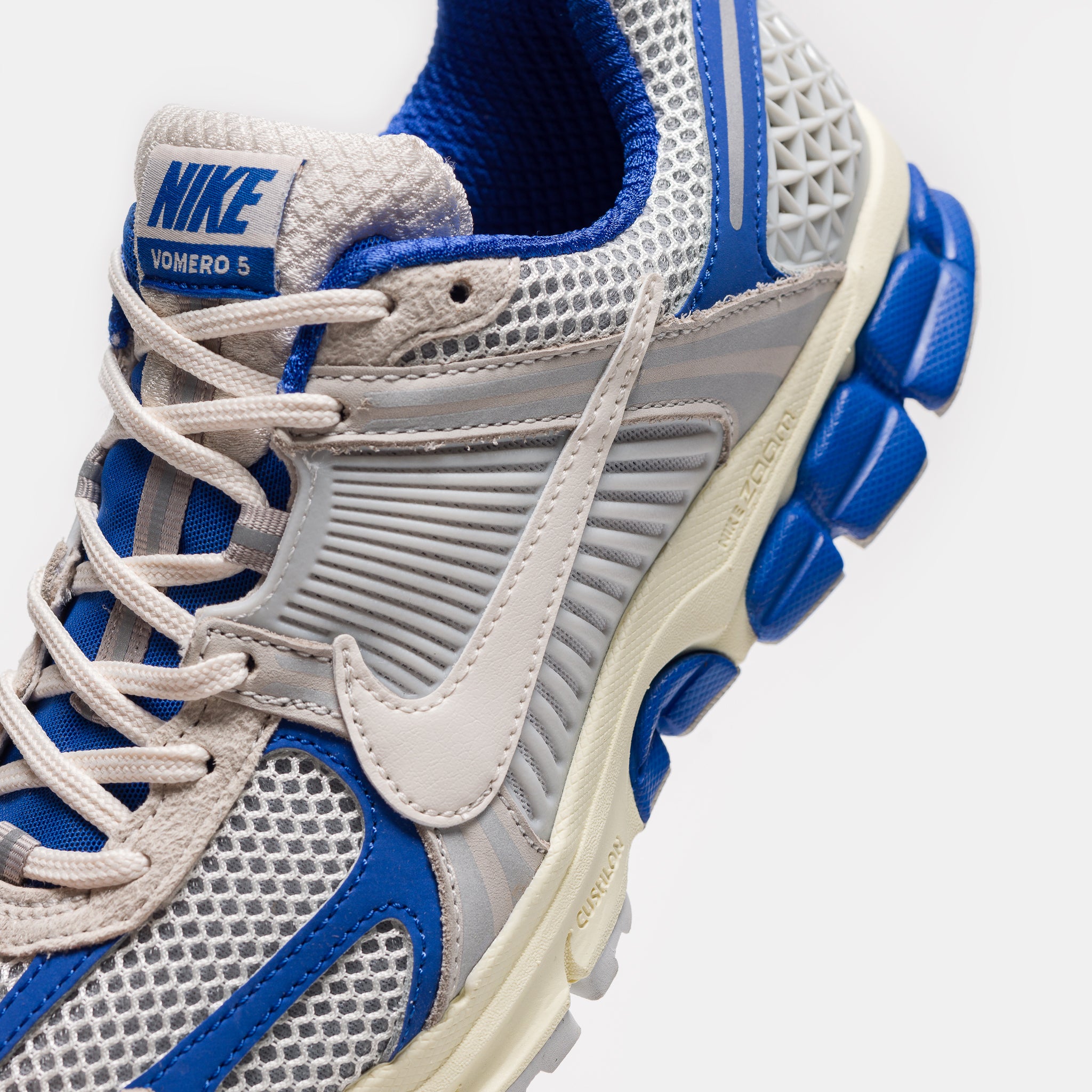 Zoom Vomero 5 Sneaker in Game Royal/Pale Ivory/Coconut Milk