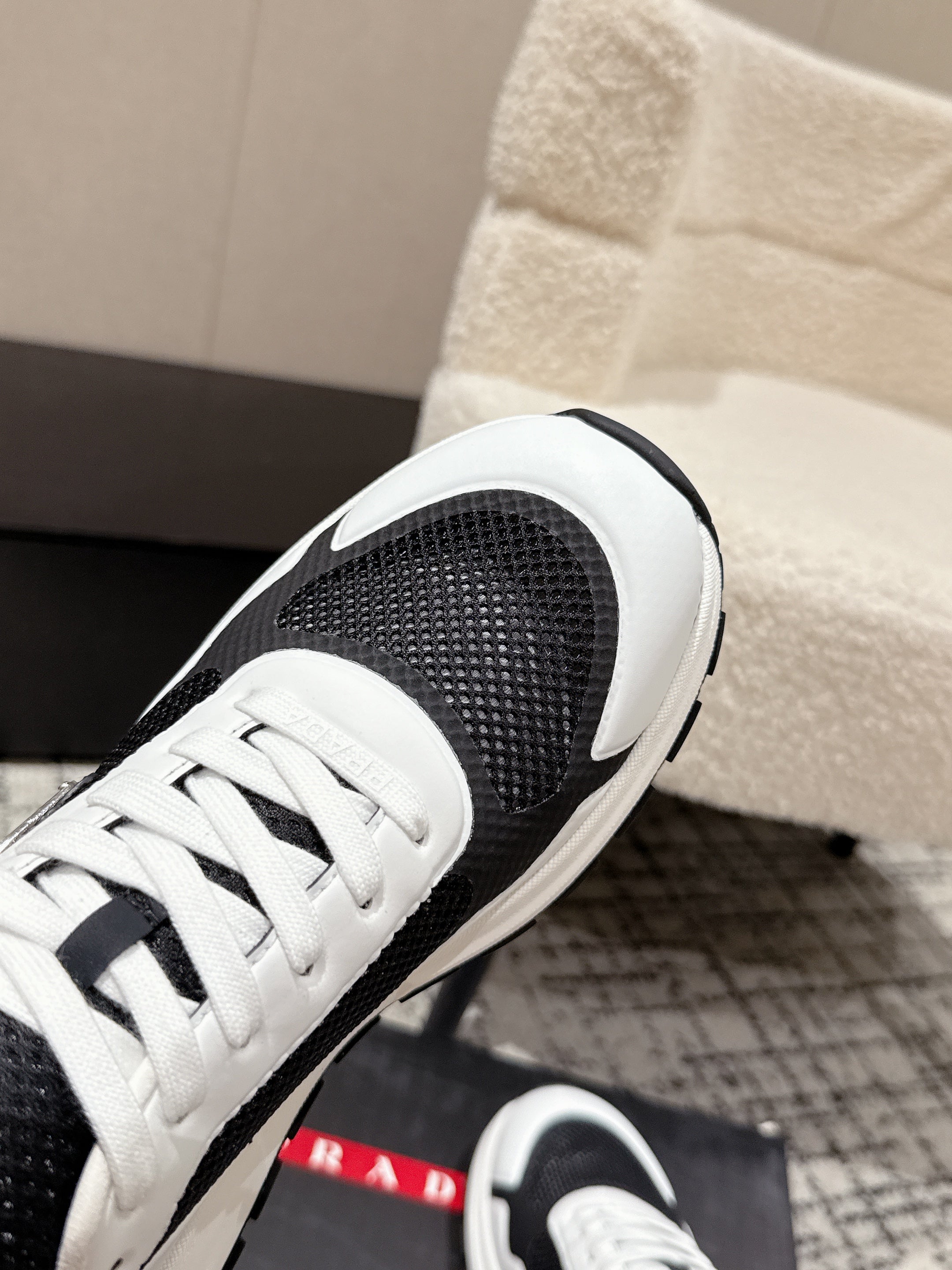 PRADA 25S MEN SNEAKERS IN BLACK AND WHITE CANVAS、mysite、Cacoeks