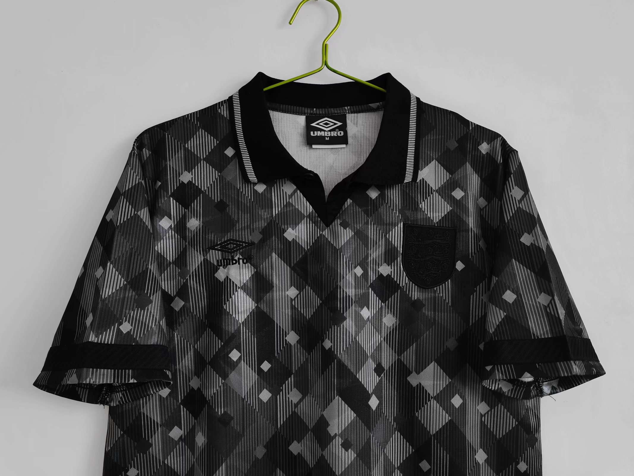 GlobeJersey-Retro England 1990 Black Jersey